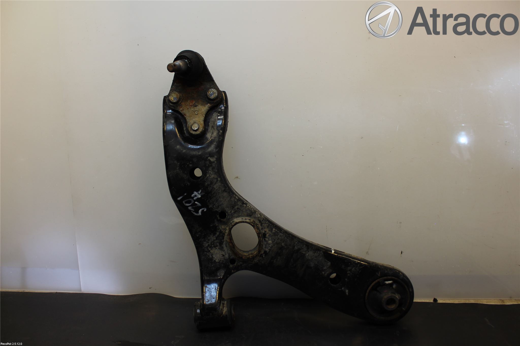 Toyota AVENSIS 09-15 Bärarm Fram Undre Hö