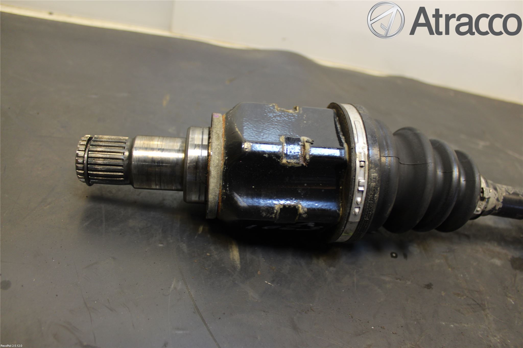 Toyota AVENSIS 09-15 Drivaxel Fram Vänster