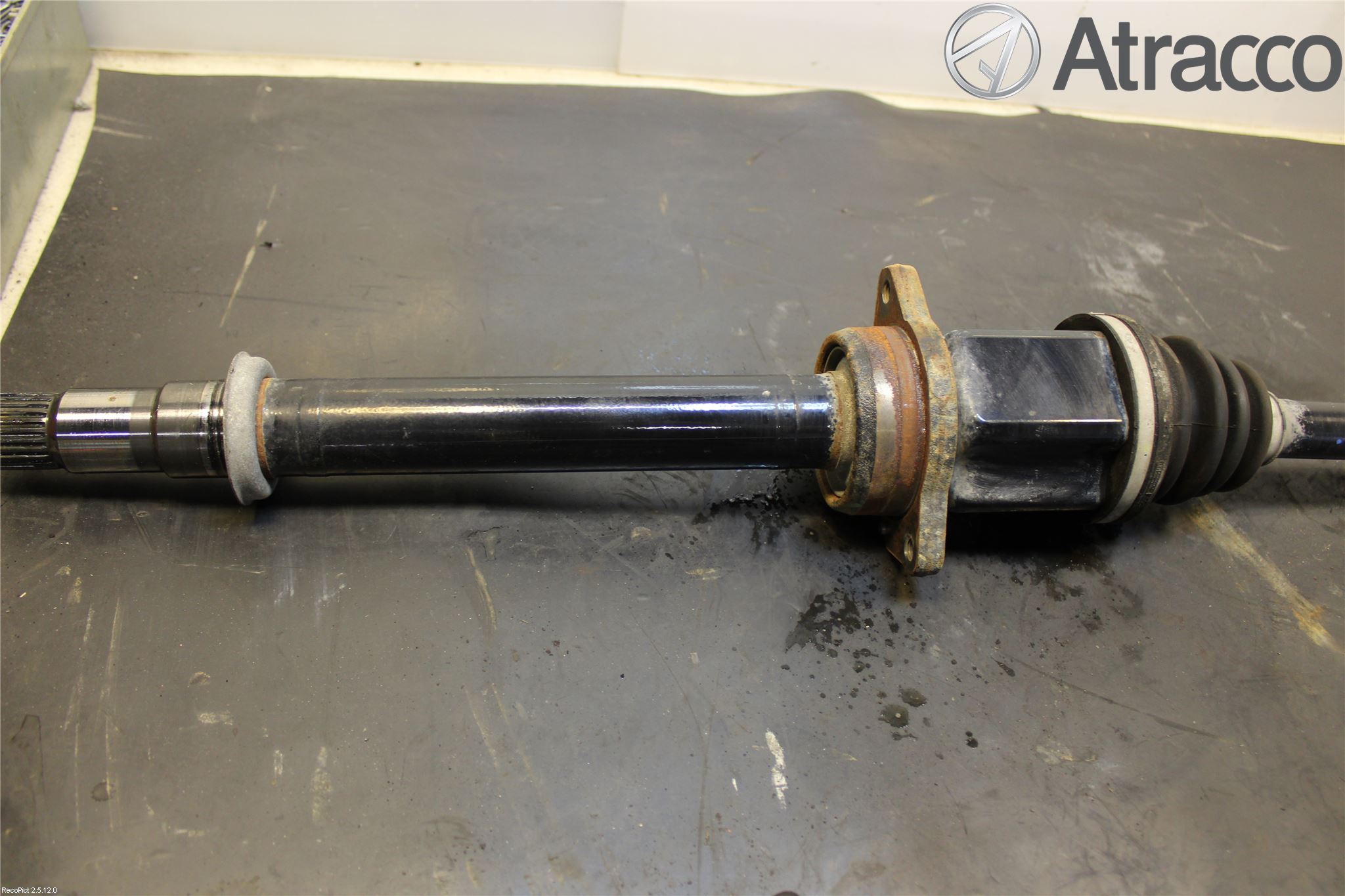 Toyota AVENSIS 09-15 Drivaxel Fram Höger