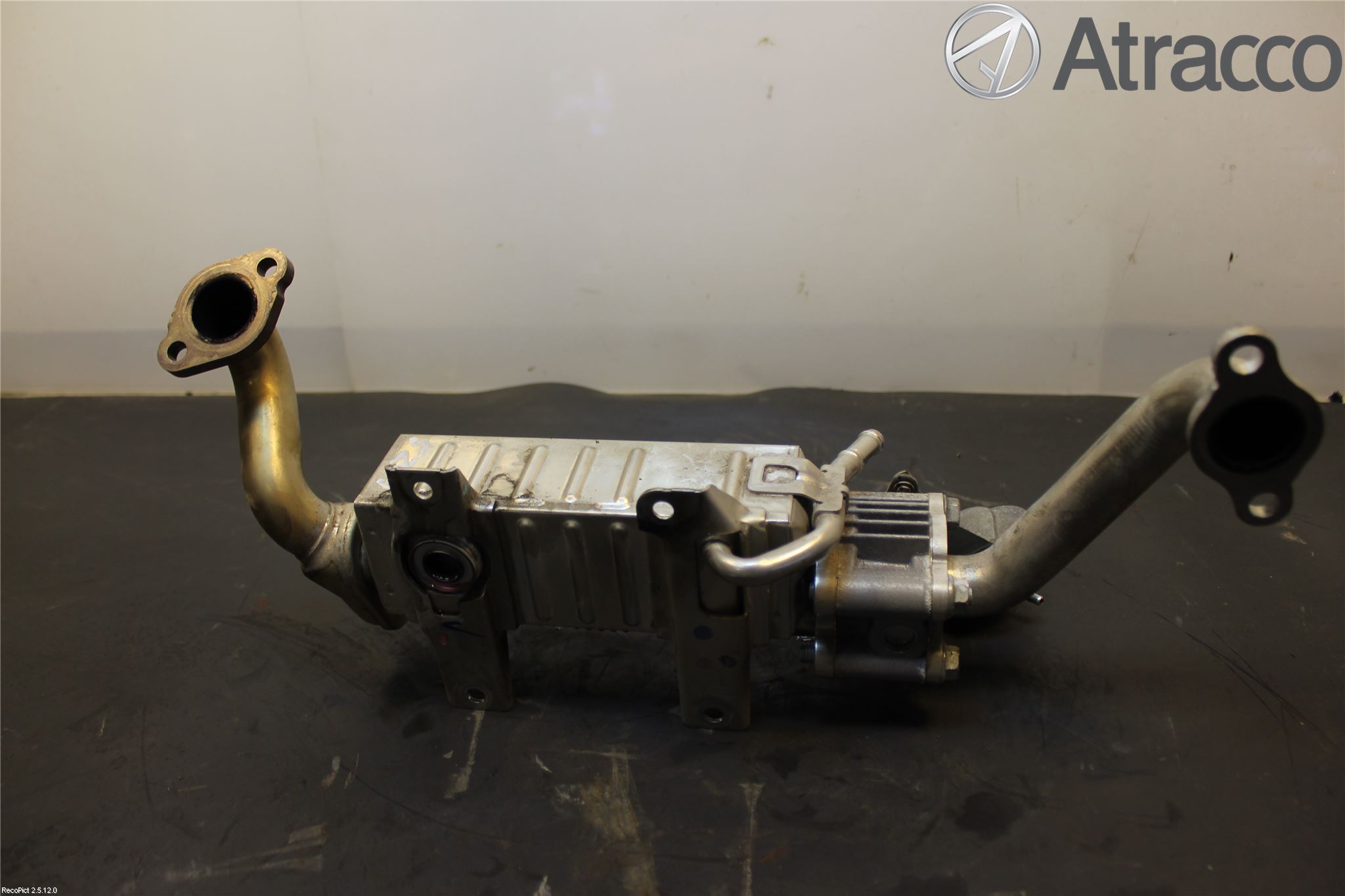 Toyota AVENSIS 09-15 Avgaskylare