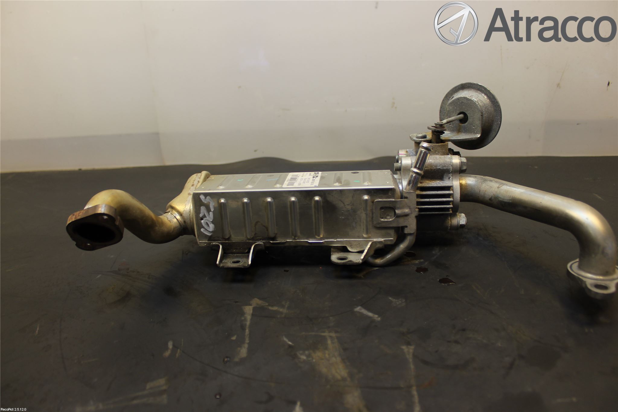 Toyota AVENSIS 09-15 Avgaskylare