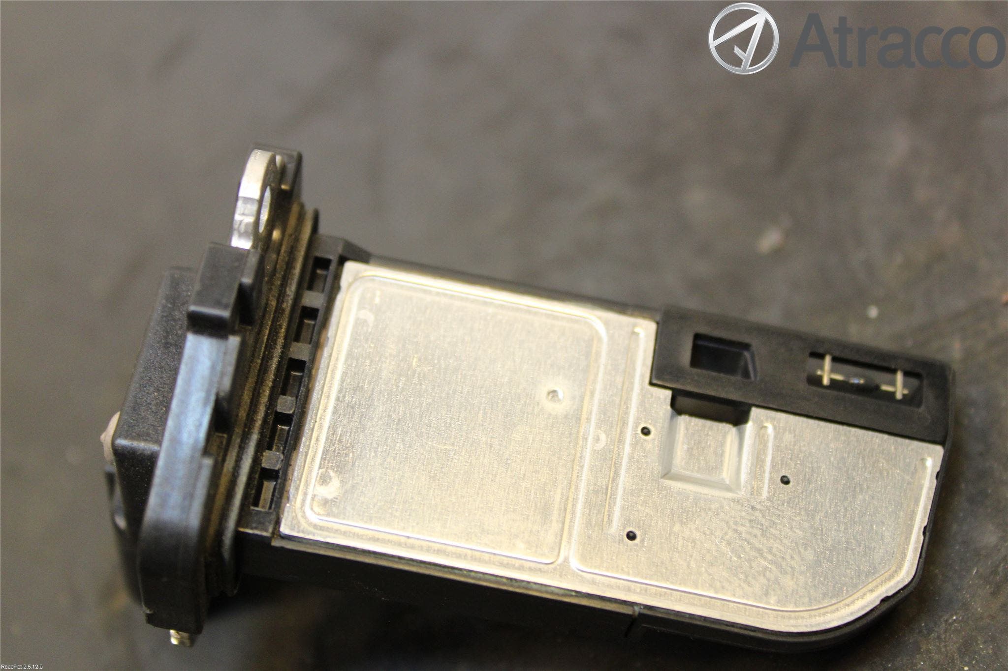 Toyota AVENSIS 09-15 Injluftmassamätare