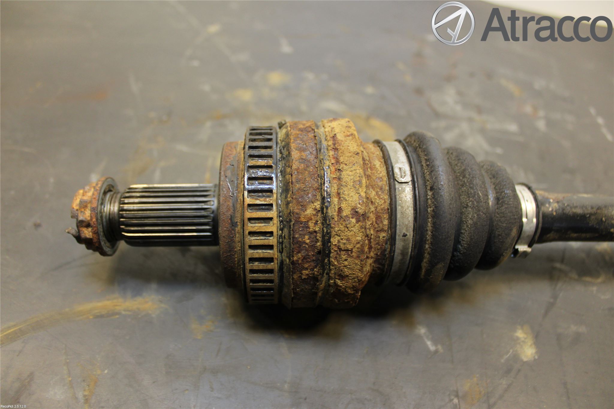 BMW 1 E87/81 5D/3D 03-11 Drivaxel Bak Höger