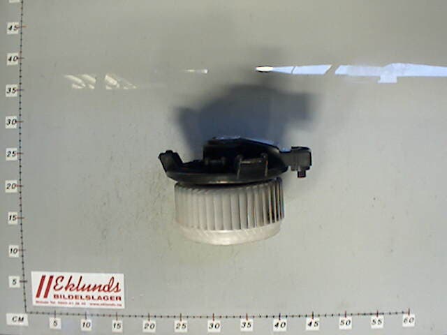 Toyota YARIS XP90 06-11 Värmefläkt