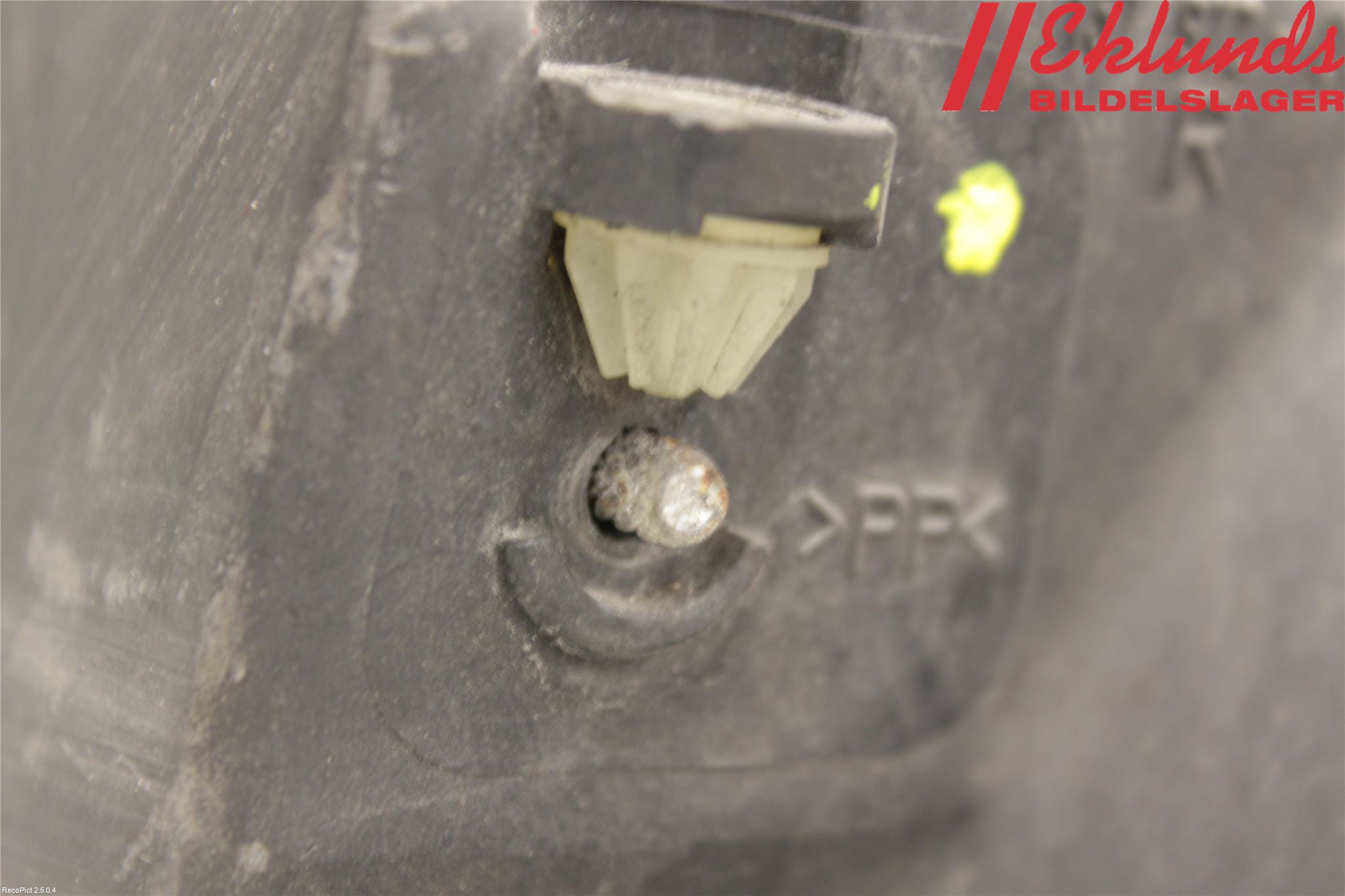 Audi 100/S4     91-94 Strålkastare Höger