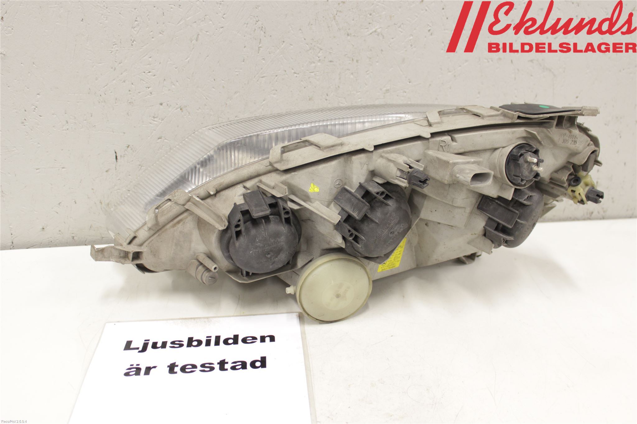 Mercedes-Benz MB VANEO (W414) Strålkastare Höger