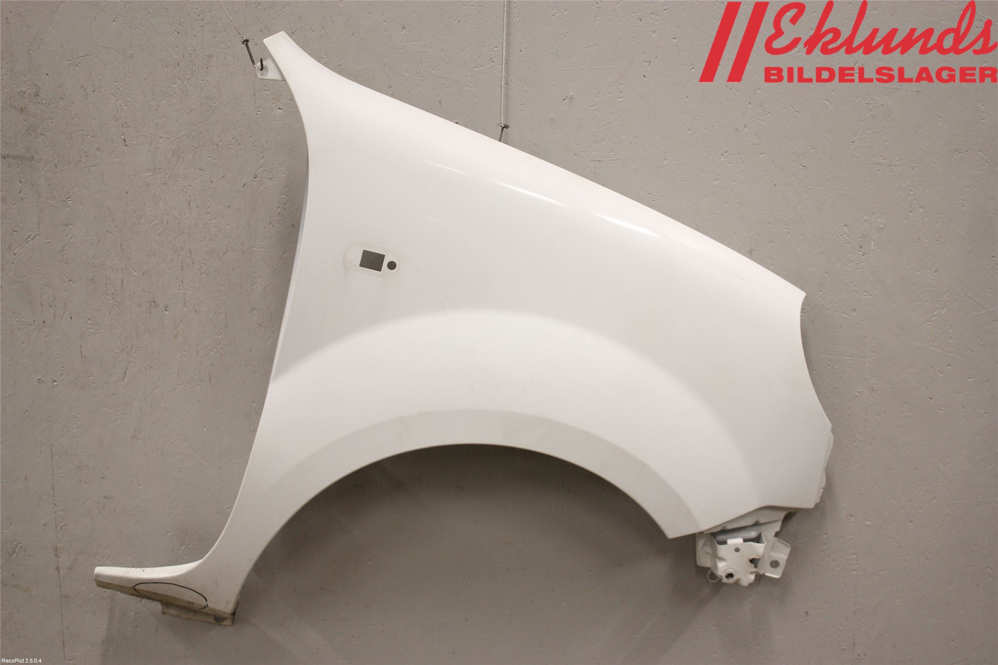 Nissan KUBISTAR Skärm Fram Höger