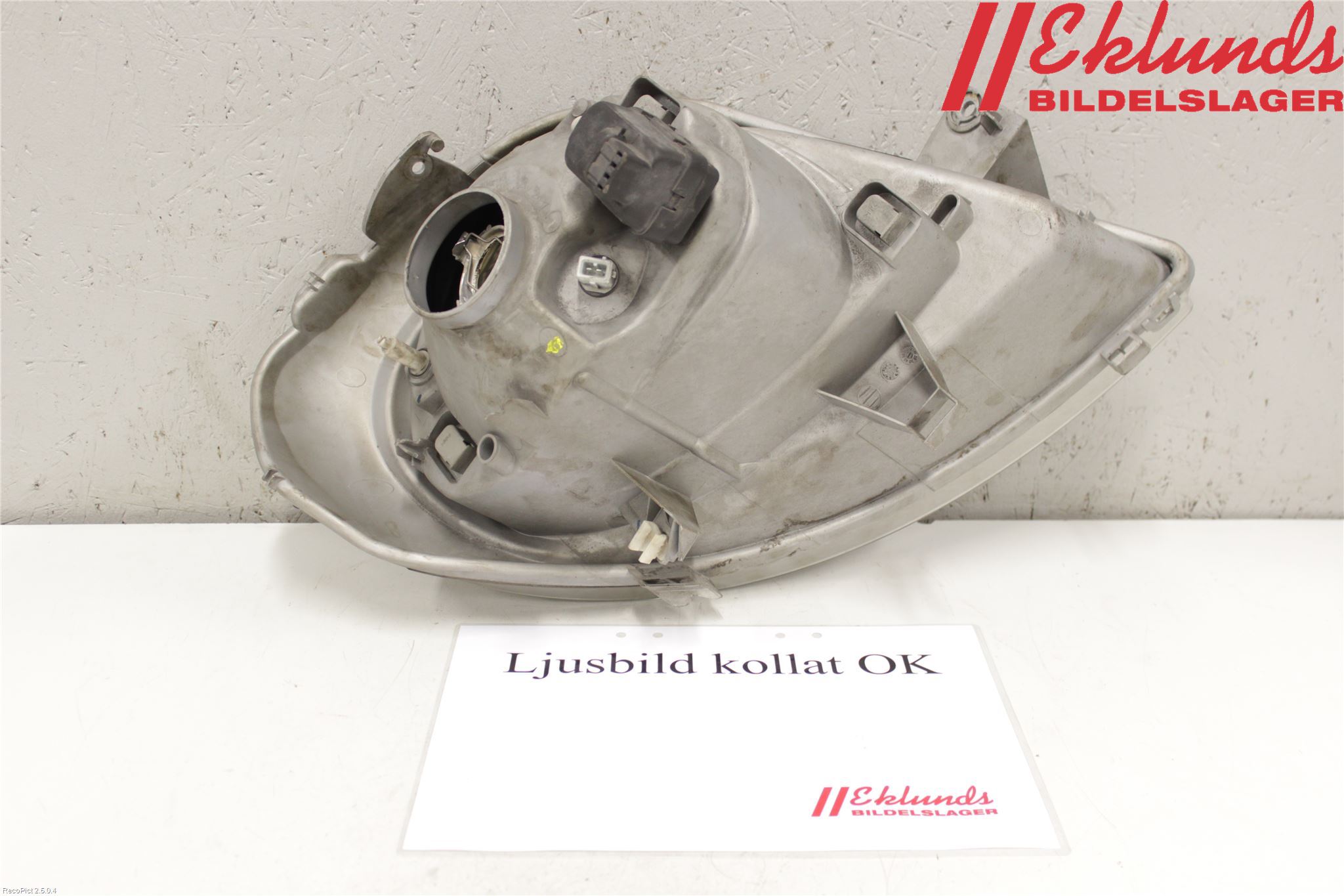 Opel VIVARO 01-14 Strålkastare Vänster