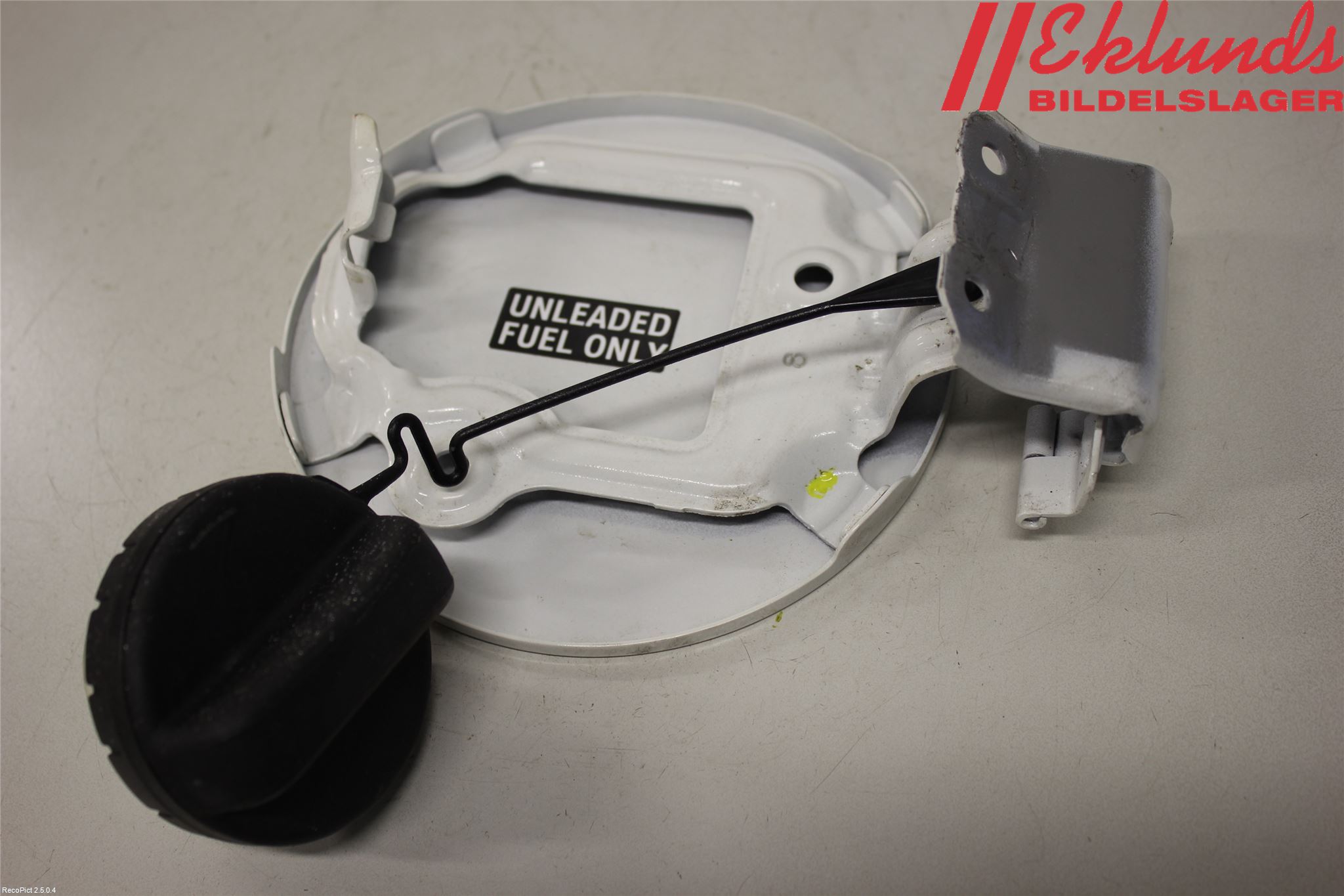 Toyota YARIS XP130 12-14 Tanklucka