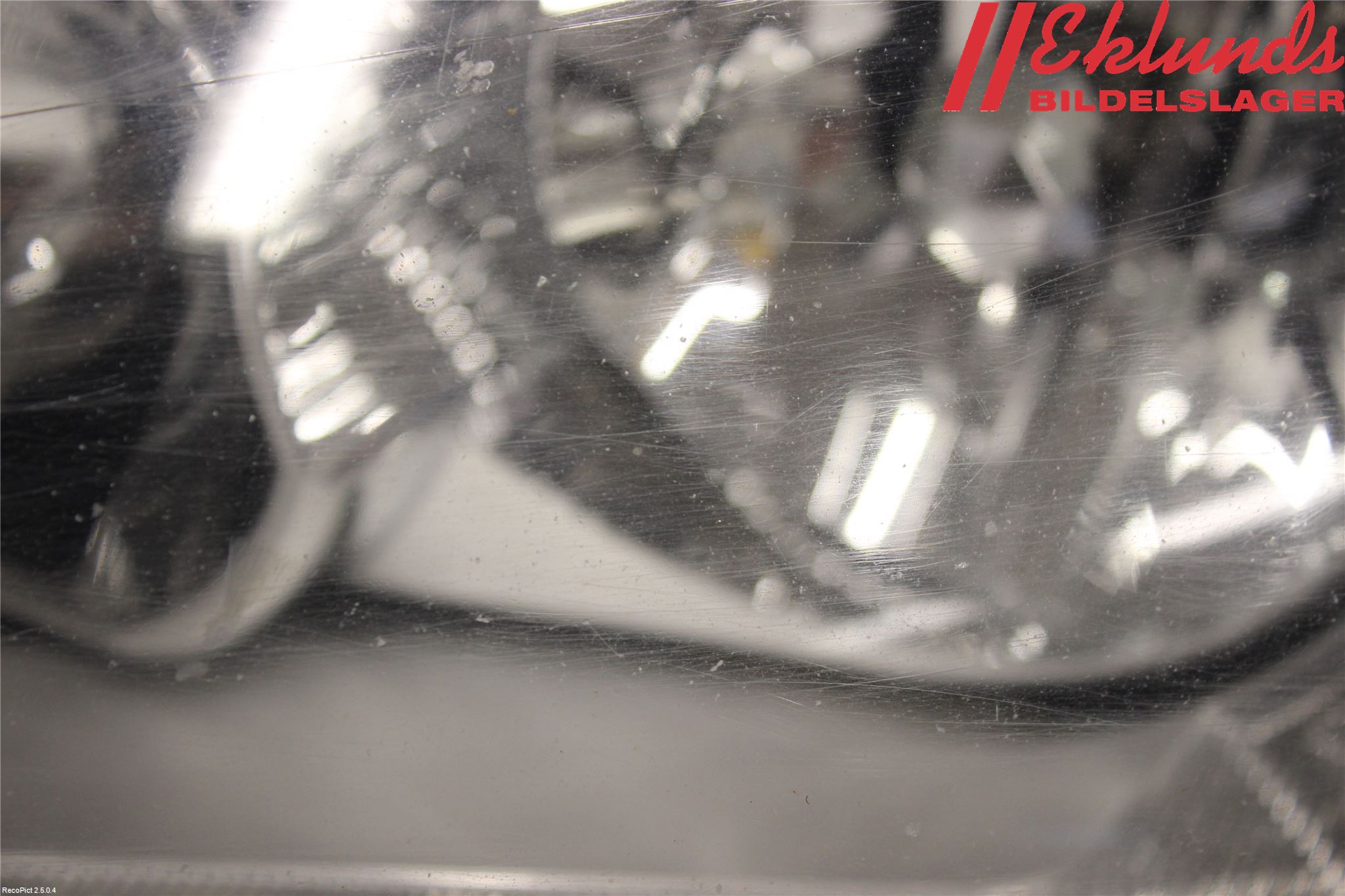 Ford FOCUS     04-07 Strålkastare Vänster