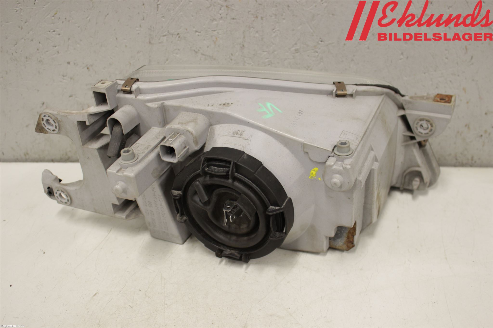 Mazda 323 F 99-03 Strålkastare Vänster