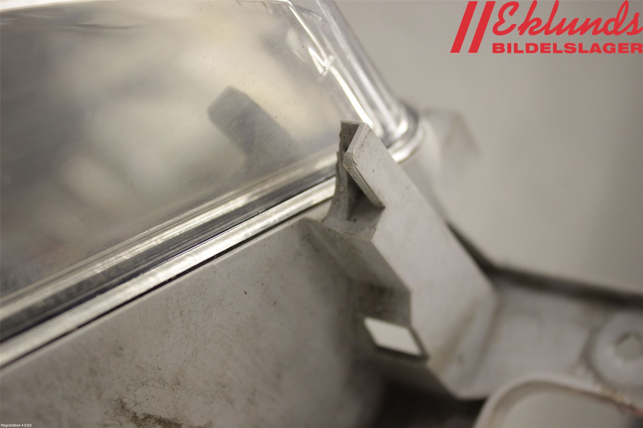 Mazda 323 F 99-03 Strålkastare Vänster