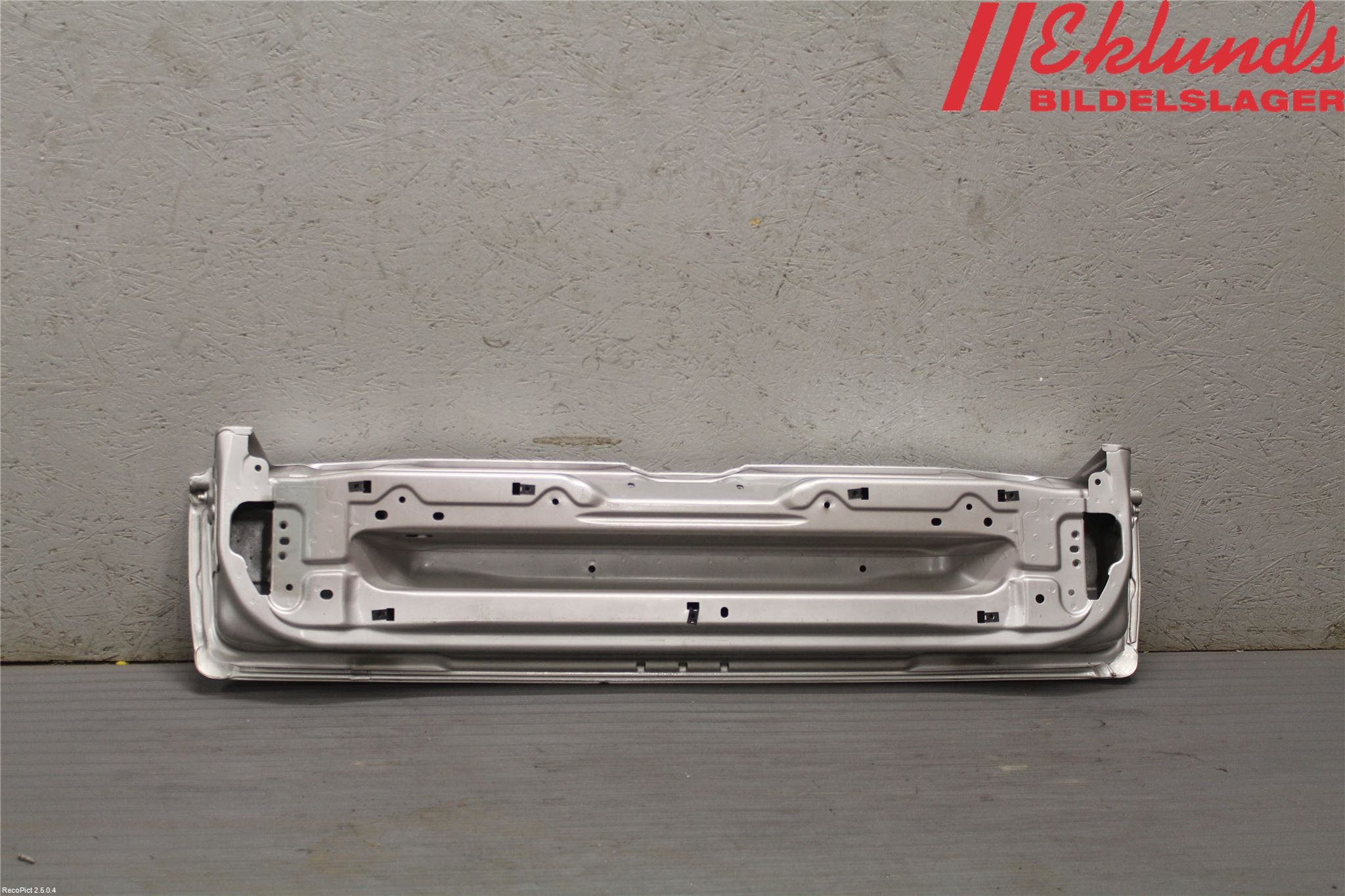 Volvo XC90 07-14 Baklucka Nedre