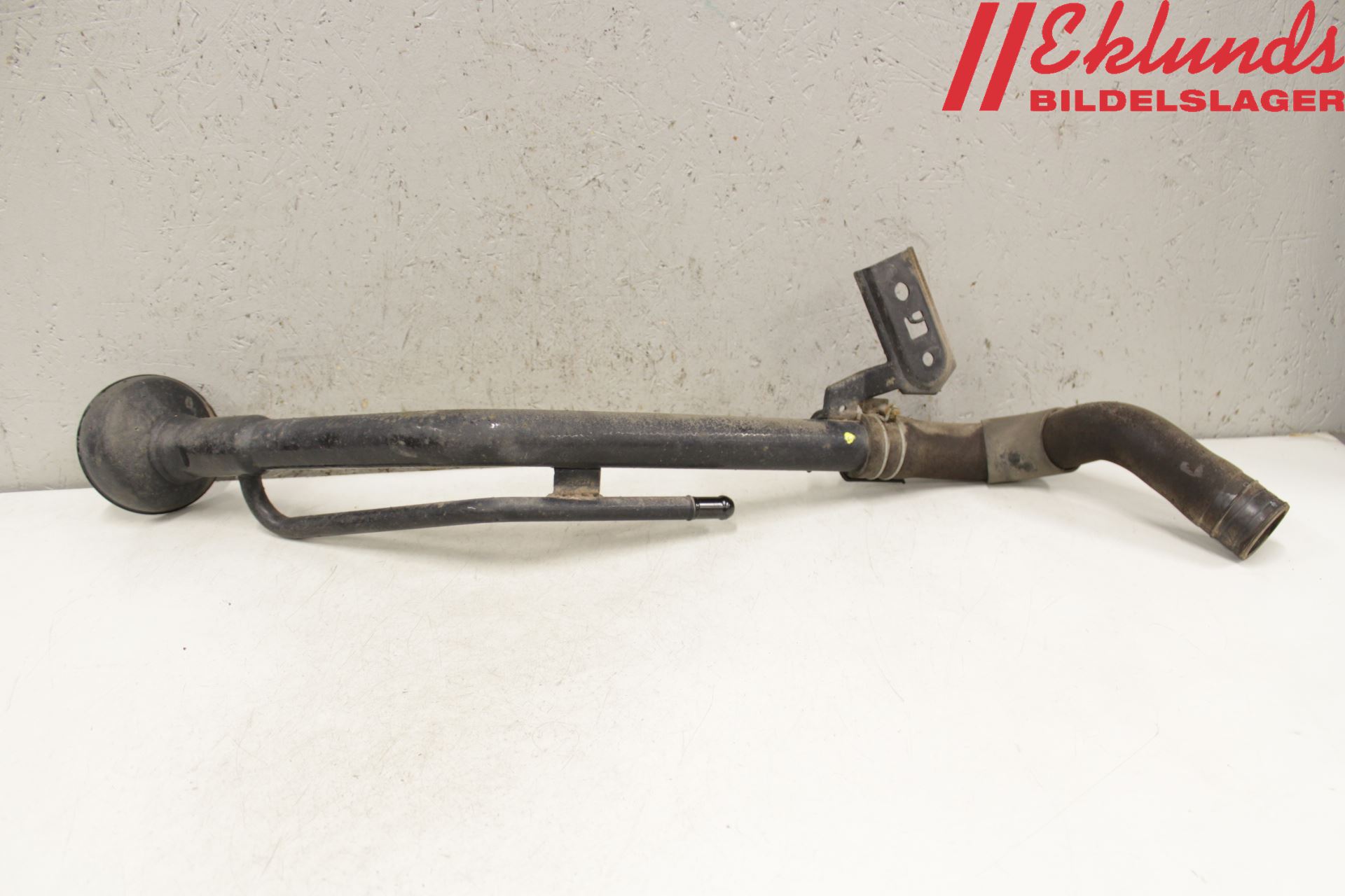 Nissan JUKE 10-14 Bränslepåfyllnrör-Slang