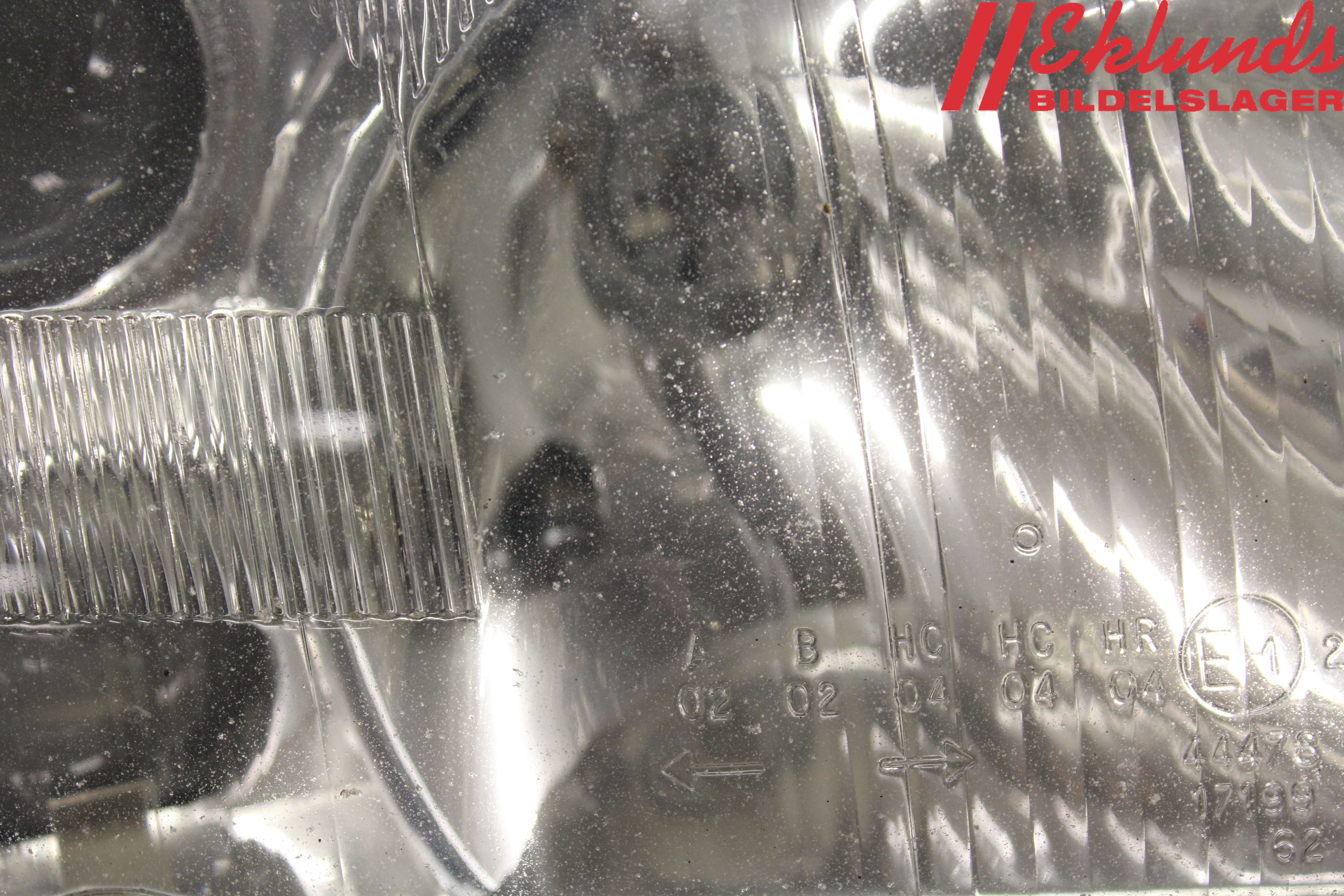 Audi A6/S6     95-97 Strålkastare Höger