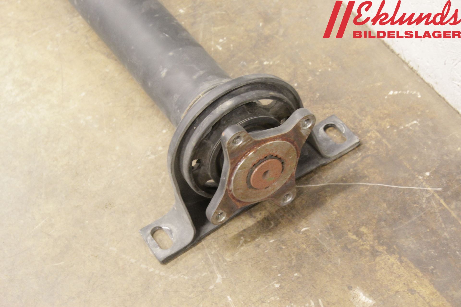 Volkswagen VW CRAFTER 06-16 Mellanaxel Främre