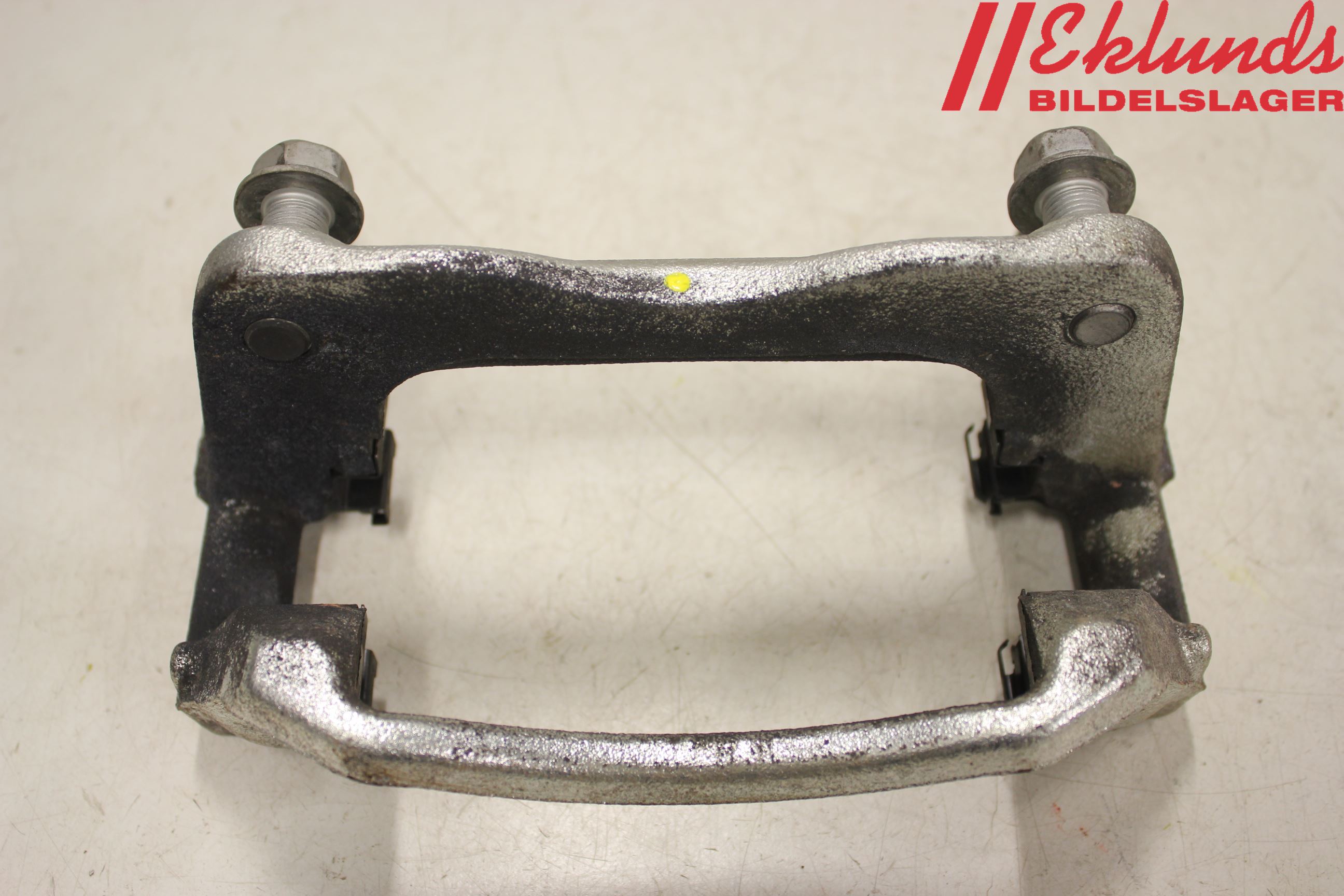 Toyota AURIS 13-19 Bromsokshållare