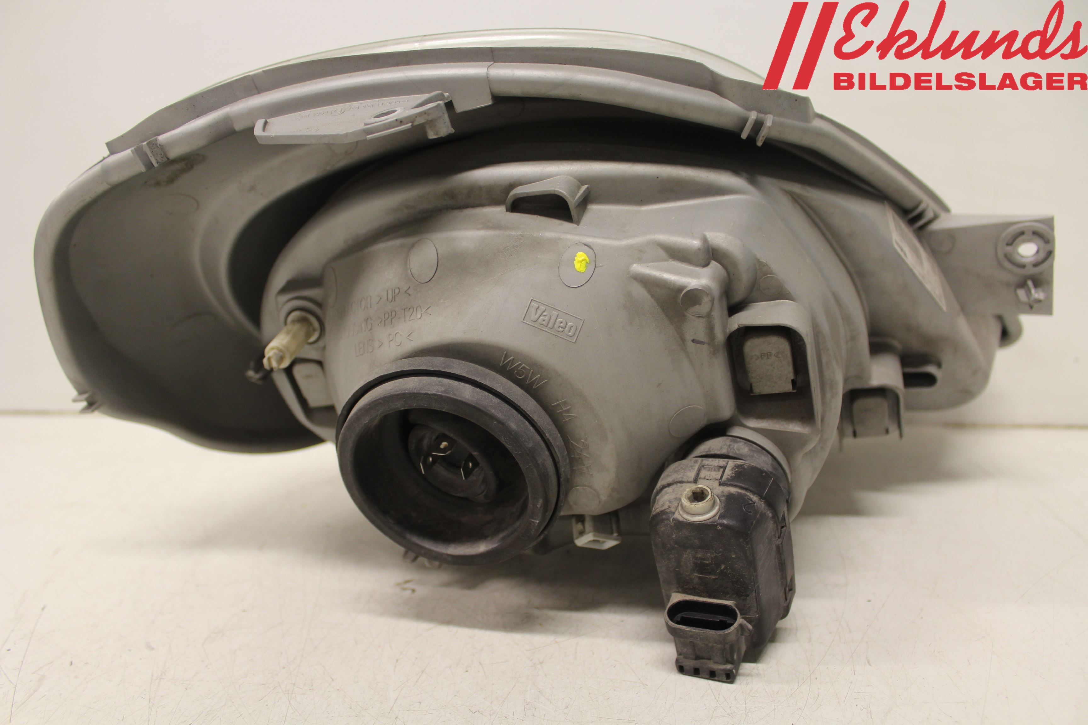 Renault TRAFIC   02-14 Strålkastare Vänster