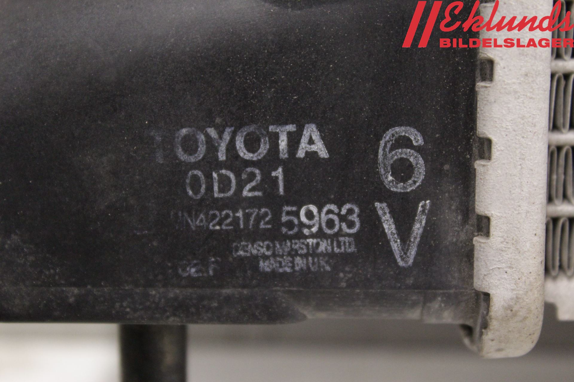 Toyota AVENSIS 03-06 Kylare Man