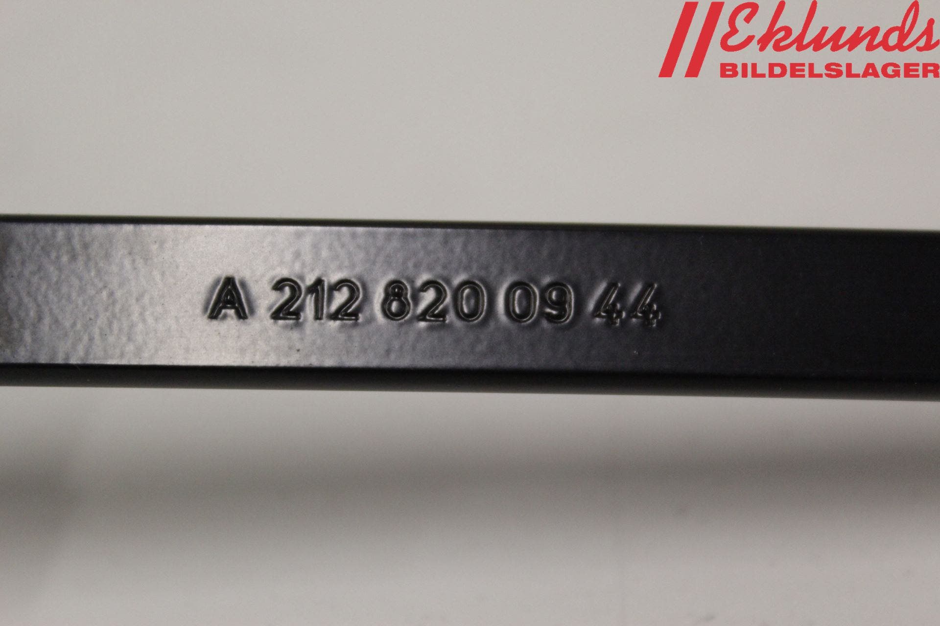 Mercedes-Benz MB E-KLASS (W212) 09-16 Torkararm Armar Vindruta