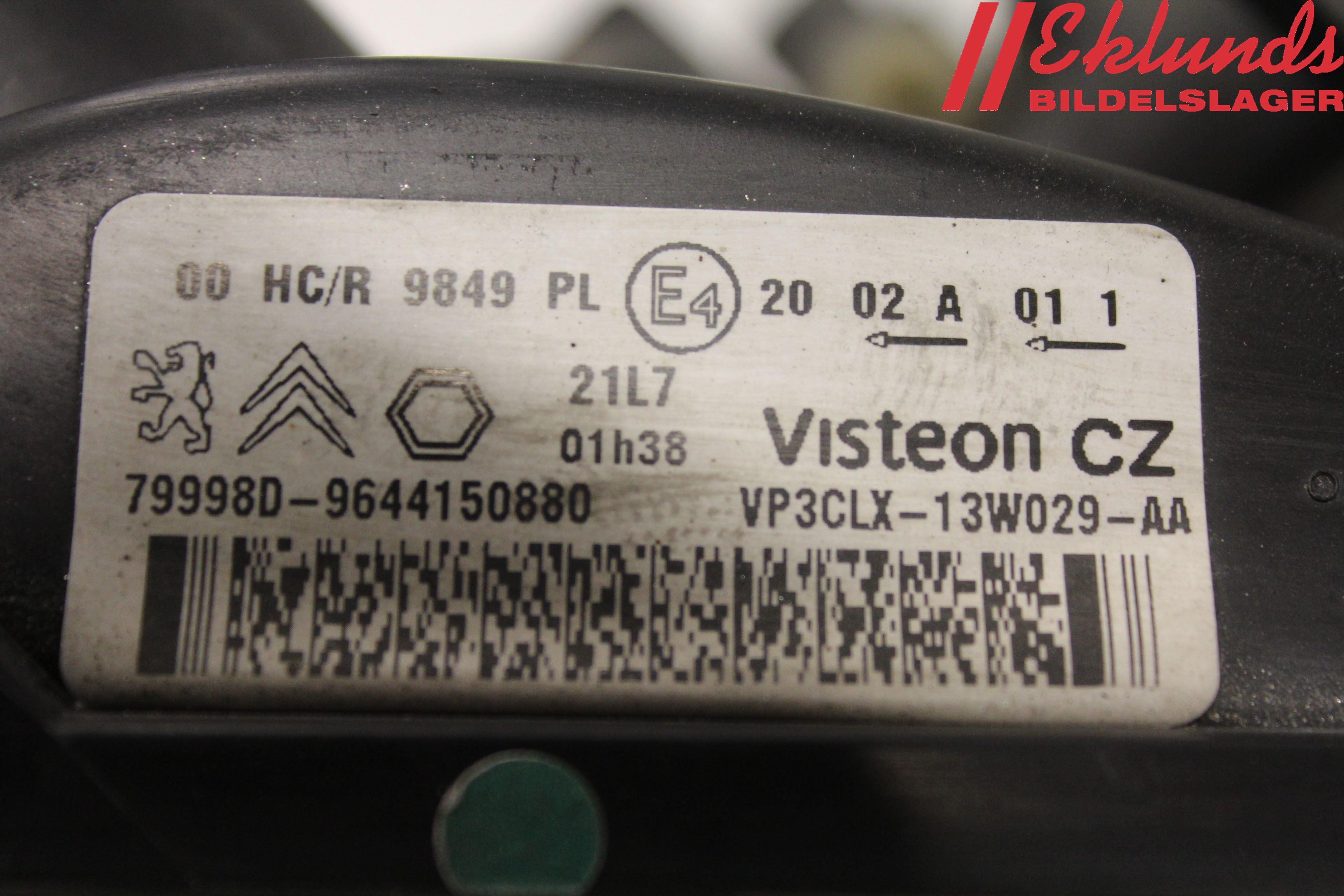 Peugeot PARTNER   03-08 Strålkastare Höger