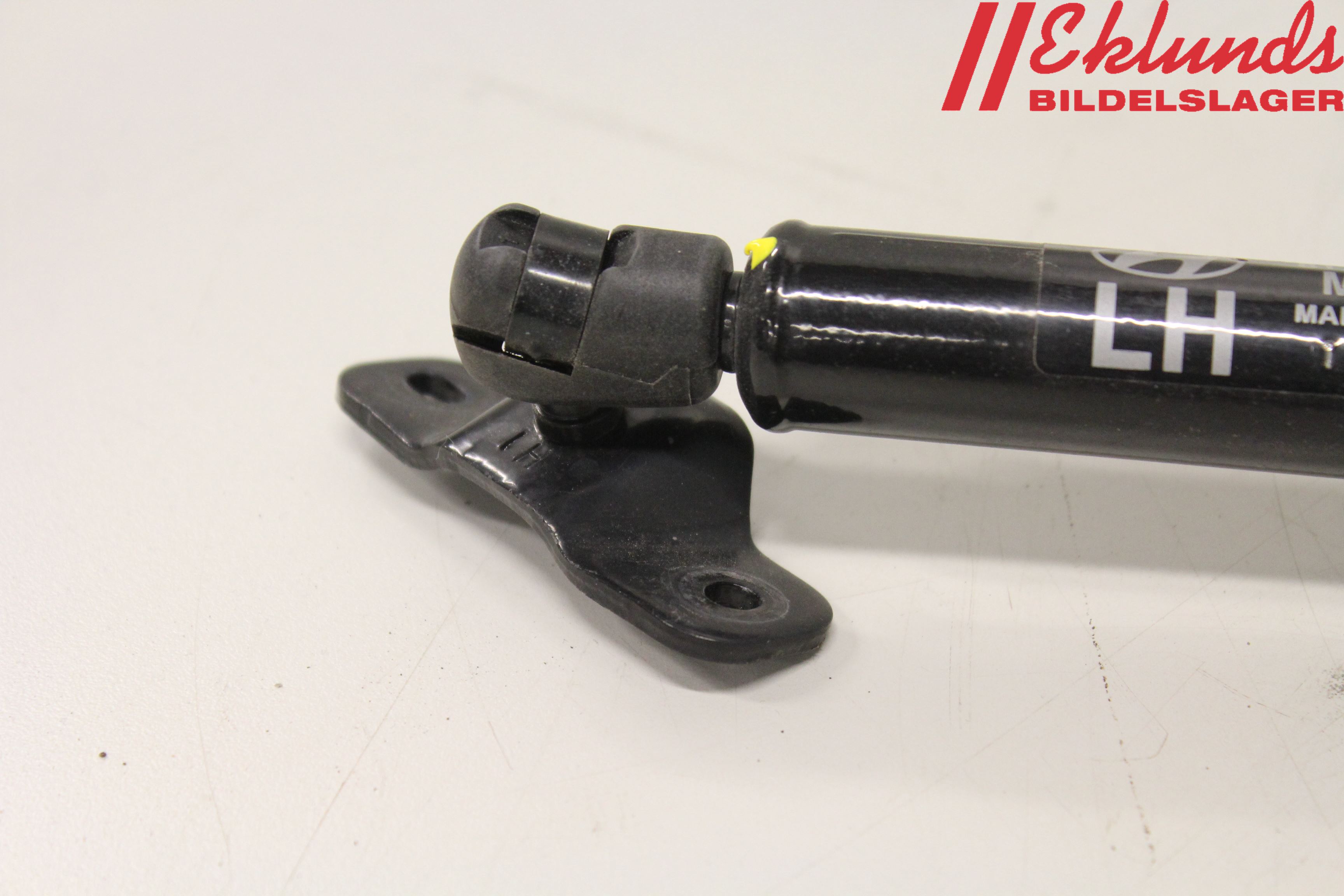 Hyundai i40 08-15 Gasfjäder Baklucka