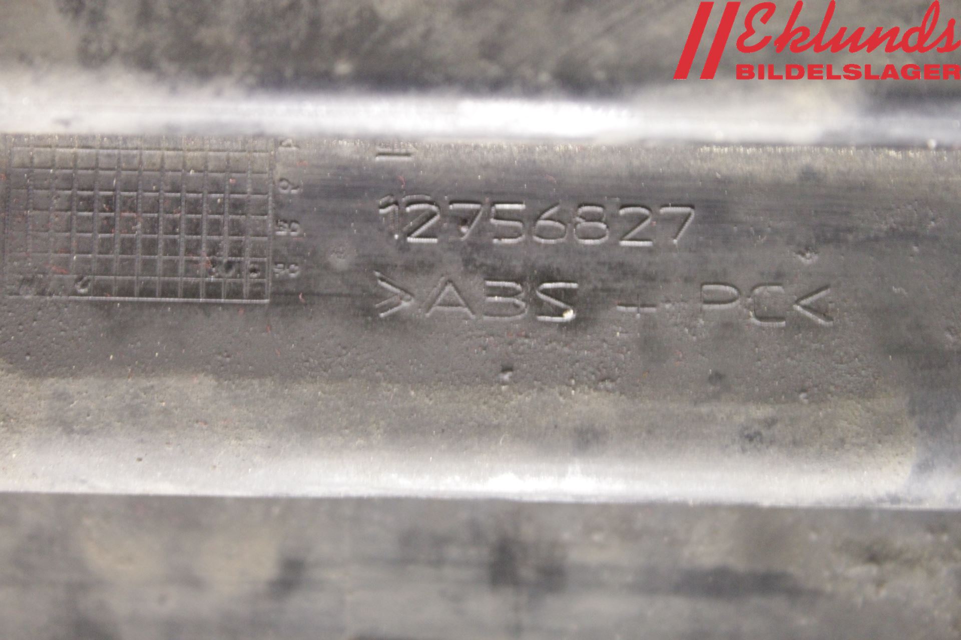 Saab 9-5     06-10 Grilldel Mitt