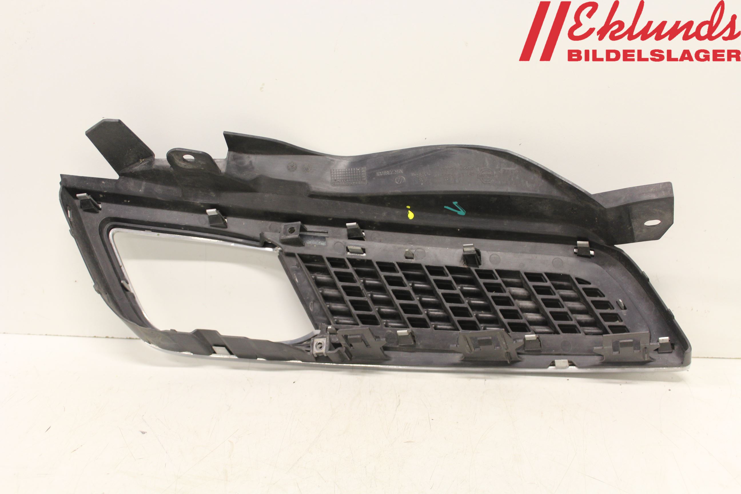 Nissan MICRA 08-10 Grilldel Vänster