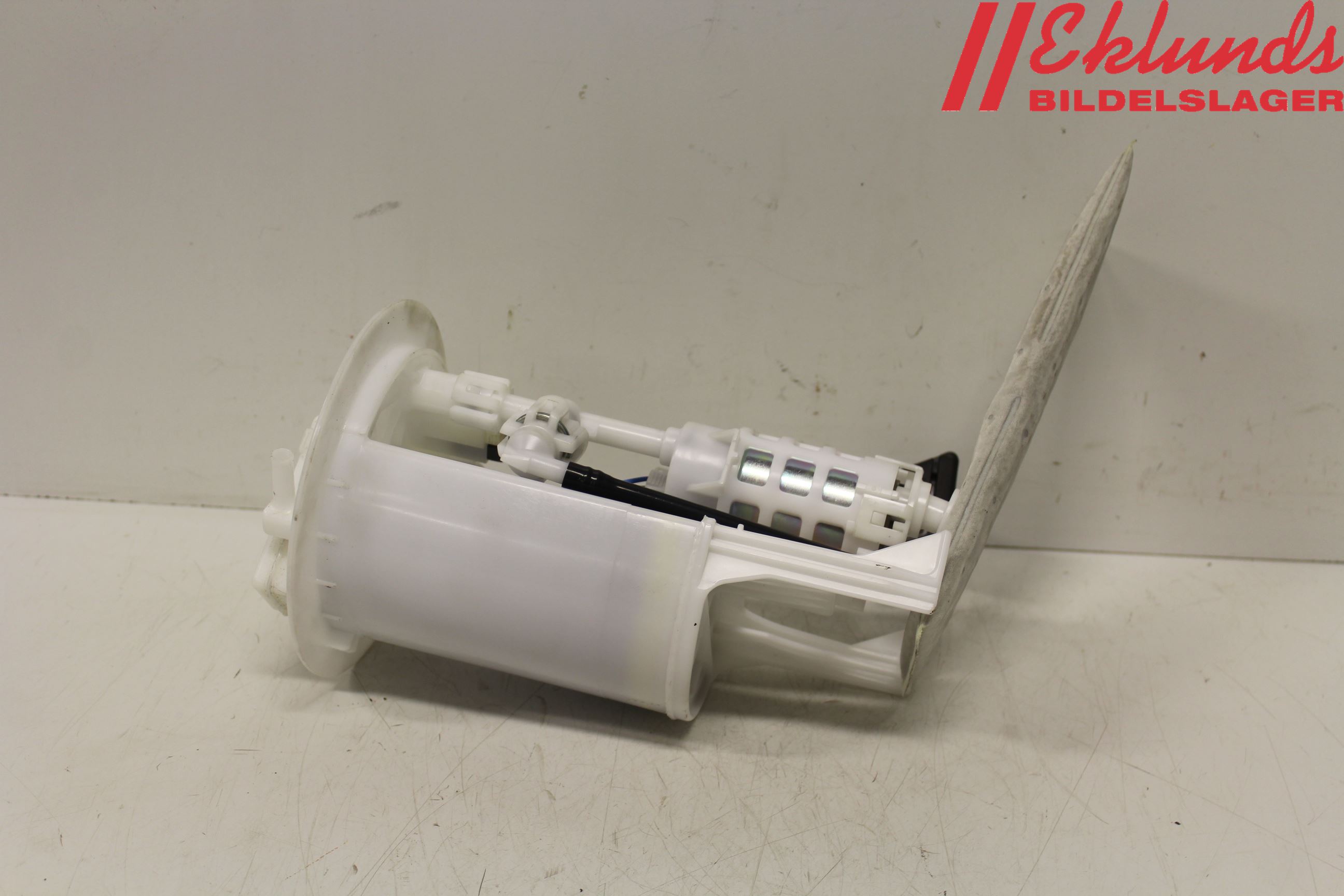 Toyota YARIS XP130 12-14 Bränslepump El