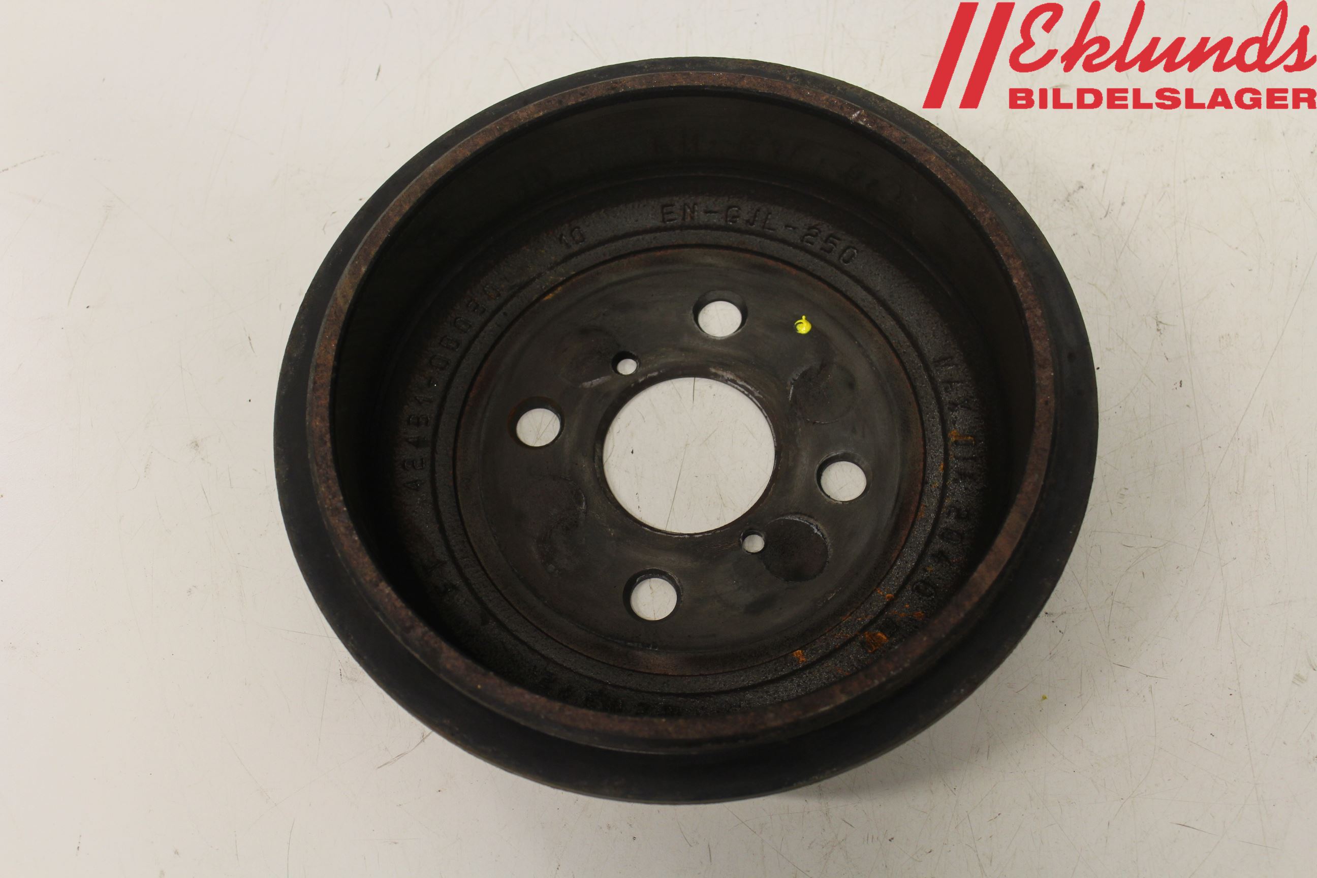 Toyota YARIS XP130 12-14 Bromstrumma Bak