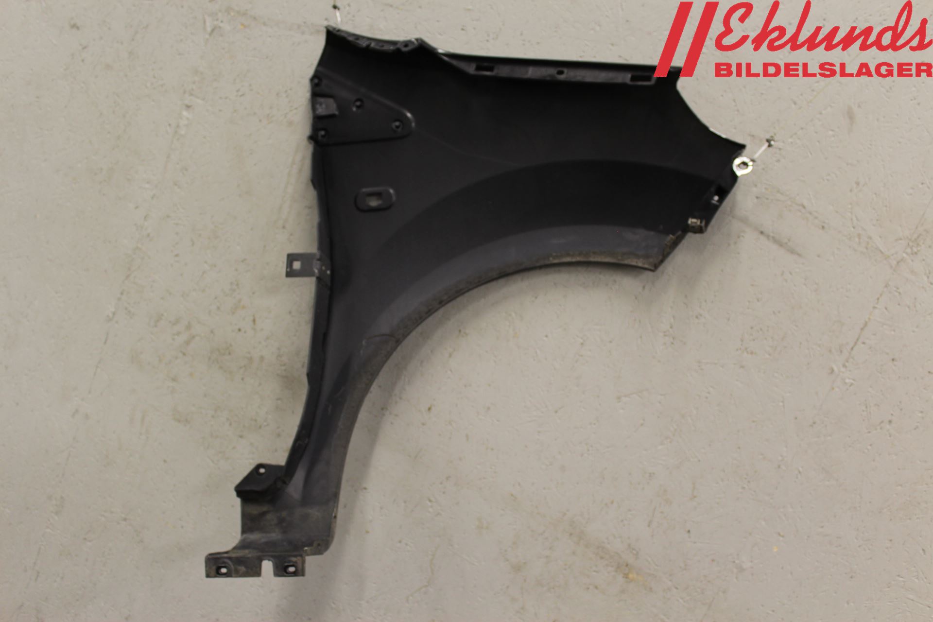 Renault TWINGO II 07-16 Skärm Fram Vänster