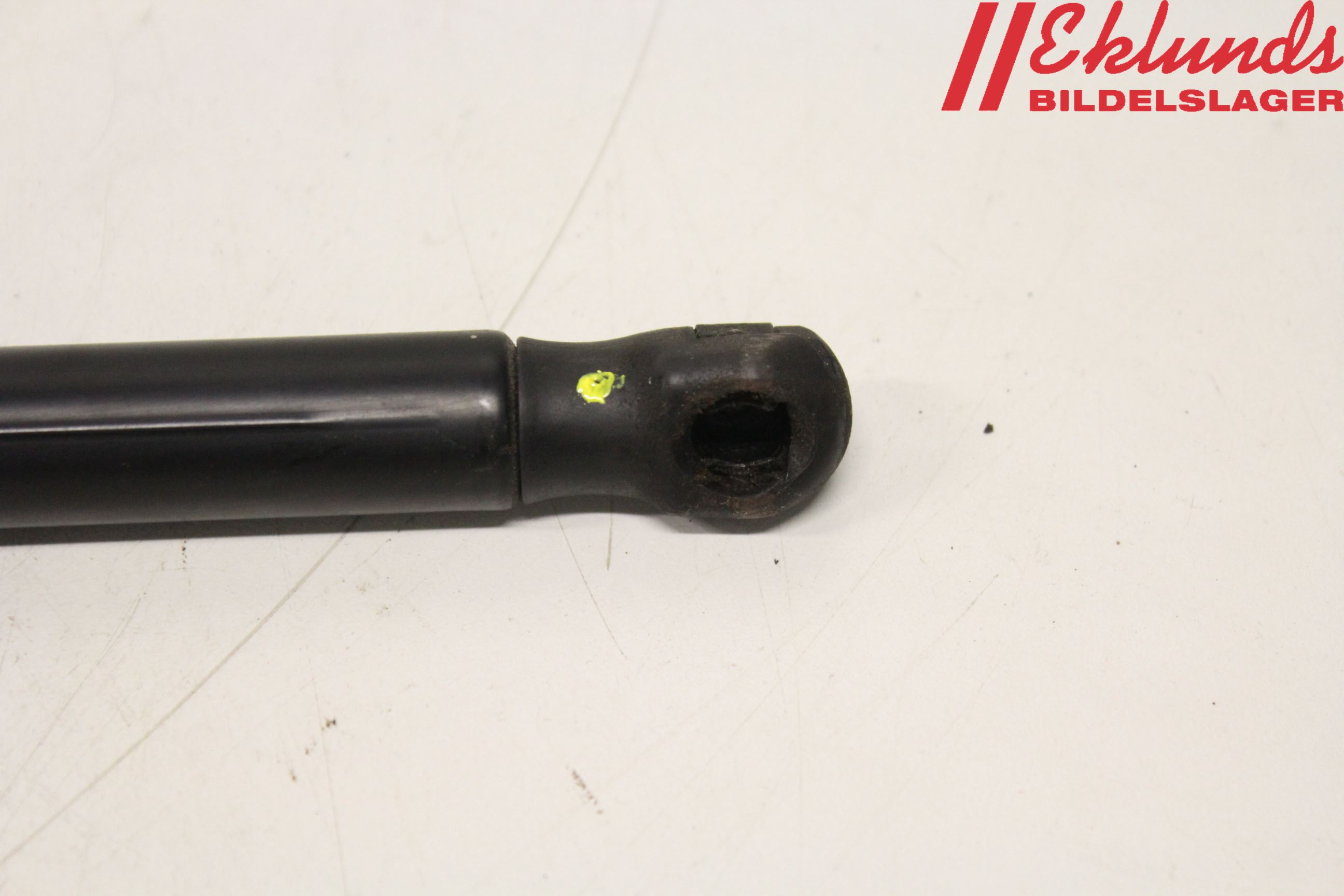 Toyota COROLLA VERSO 04-07 Gasfjäder Baklucka