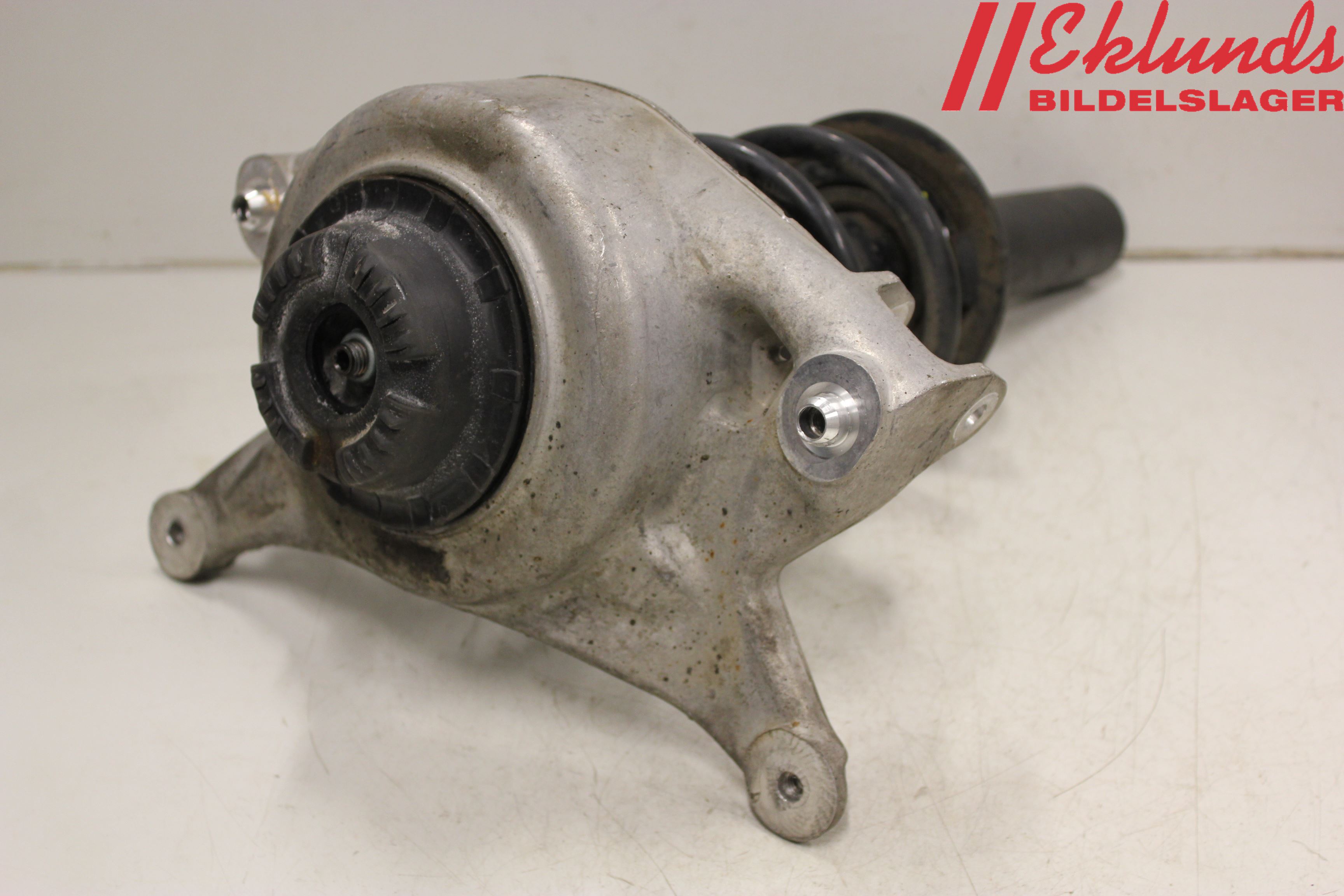 Audi A4 12-15 Fjäderben Fram Höger