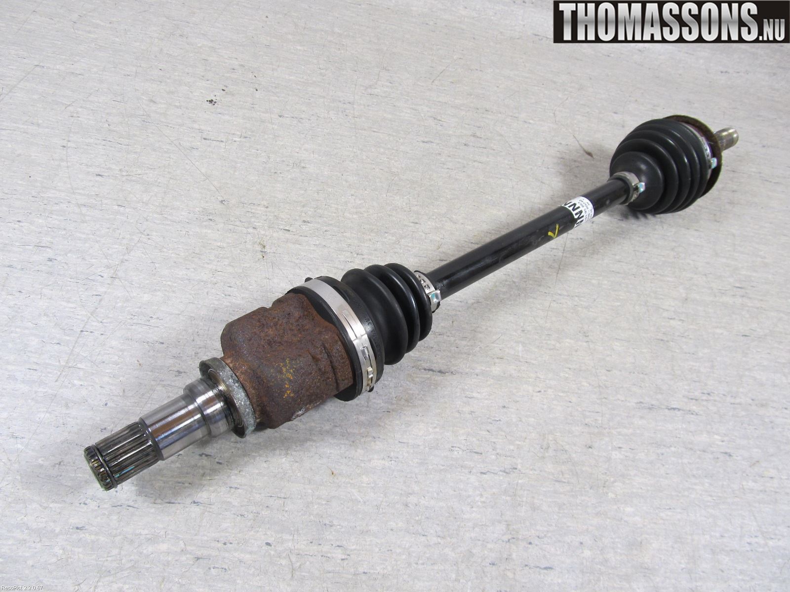 Toyota YARIS XP90 06-11 Drivaxel Fram Vänster