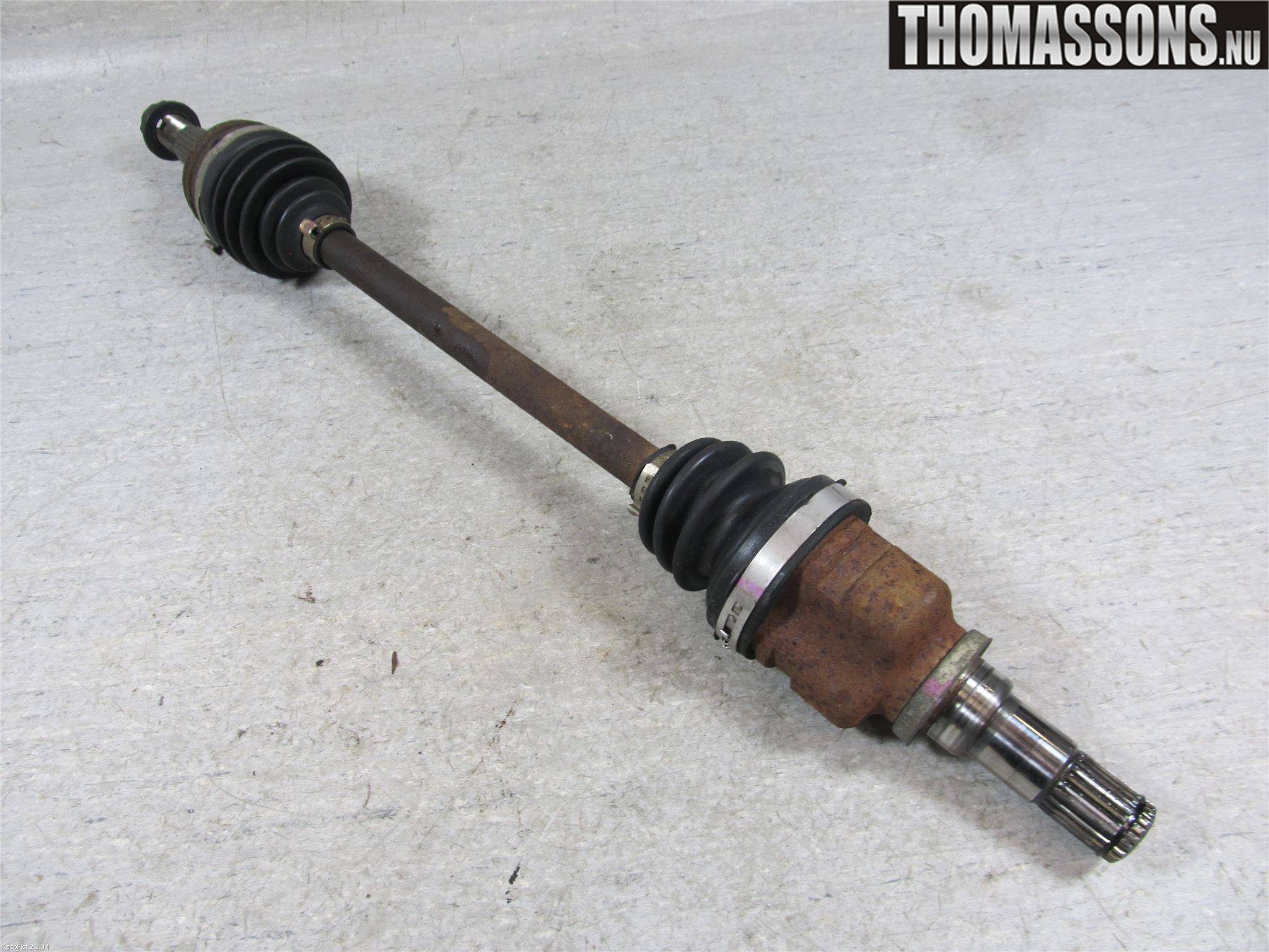 Toyota AYGO 06-14 Drivaxel Fram Vänster