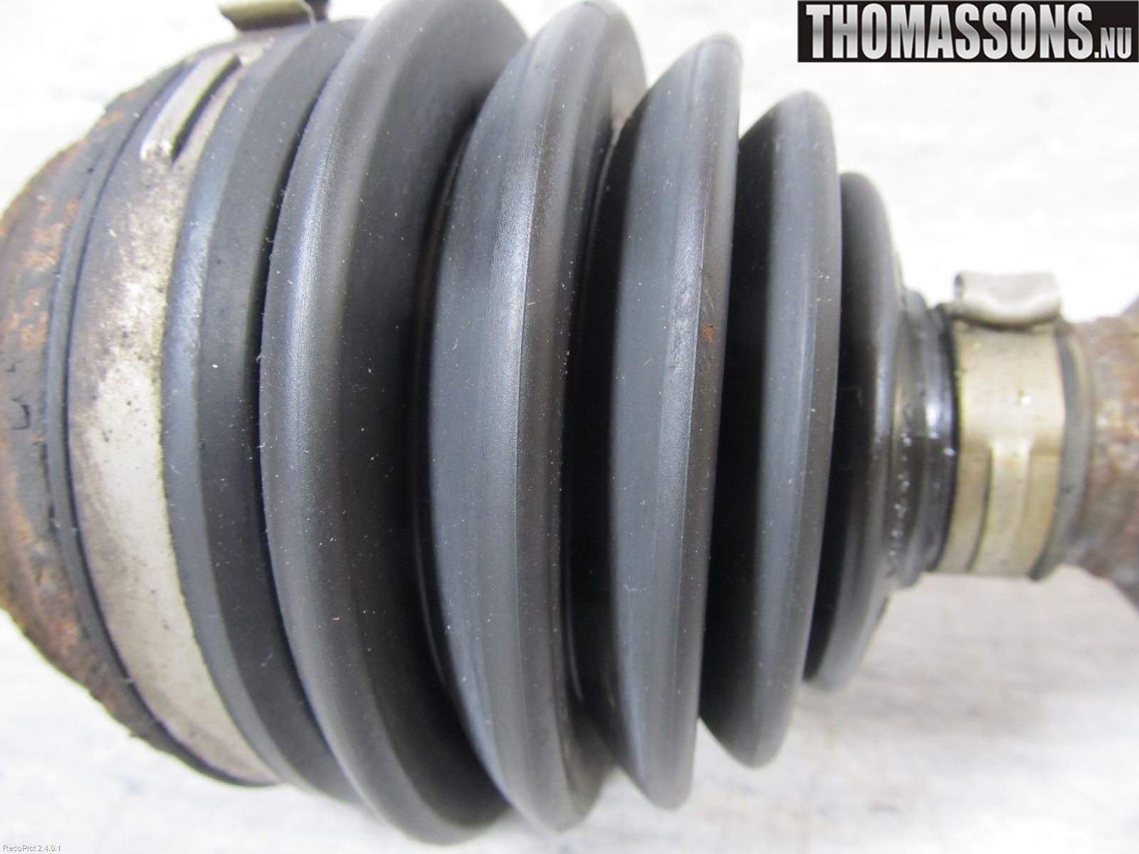 Volkswagen VW GOLF PLUS/CROSS GOLF 04-14 Drivaxel Fram Höger
