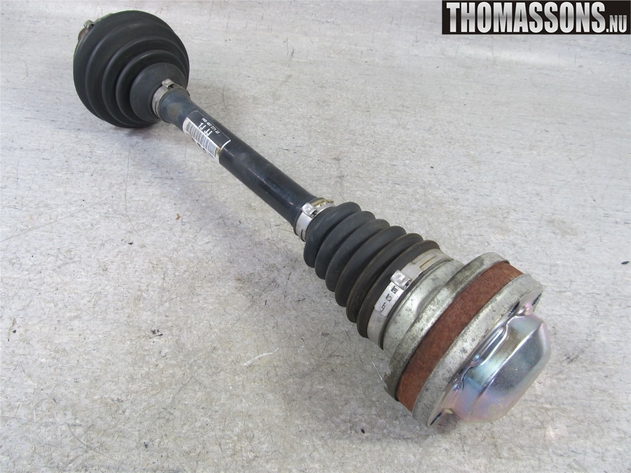 Volkswagen VW PASSAT 05-11 Drivaxel Fram Vänster