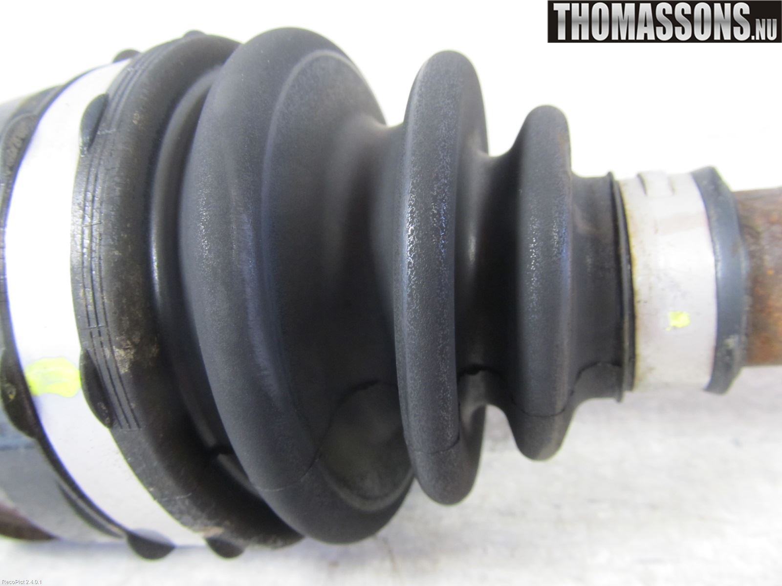 Toyota AVENSIS 09-15 Drivaxel Fram Vänster