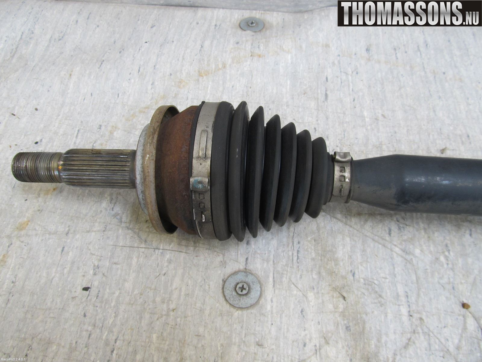 Toyota AVENSIS 09-15 Drivaxel Fram Höger