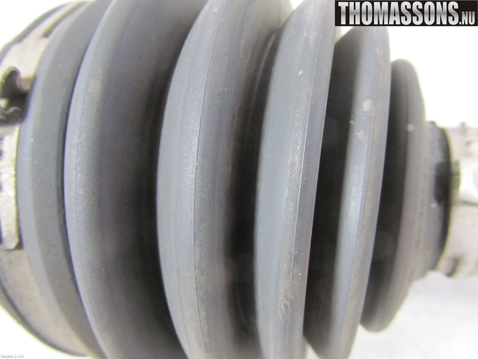 Volkswagen VW GOLF VI 09-13 Drivaxel Fram Höger