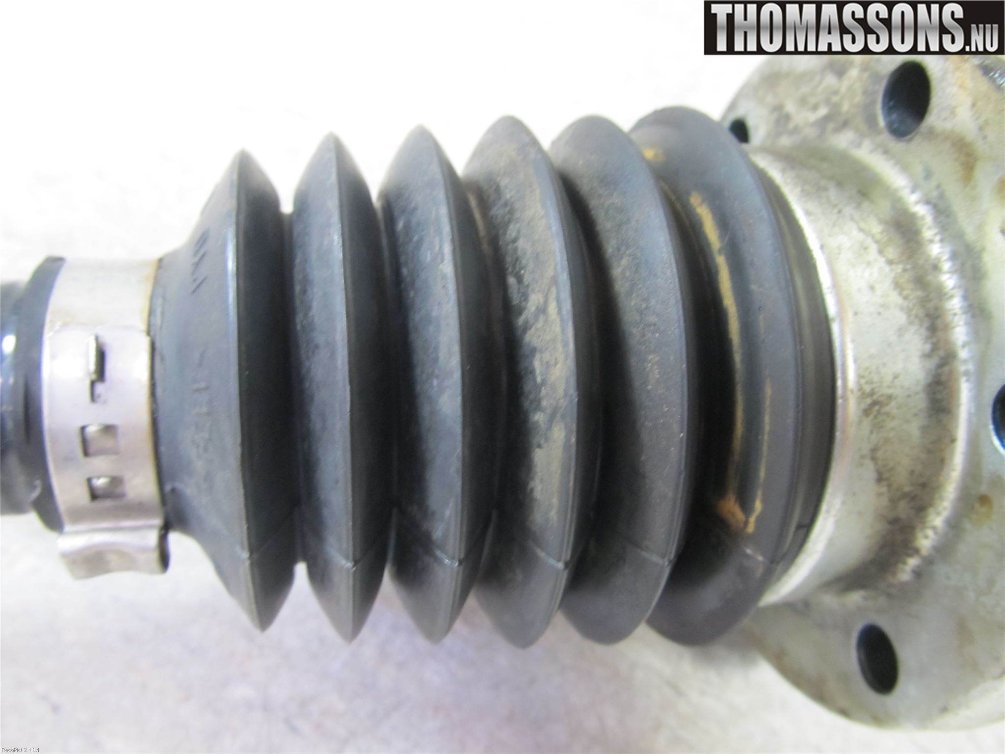 Volkswagen VW POLO 10-17 Drivaxel Fram Vänster