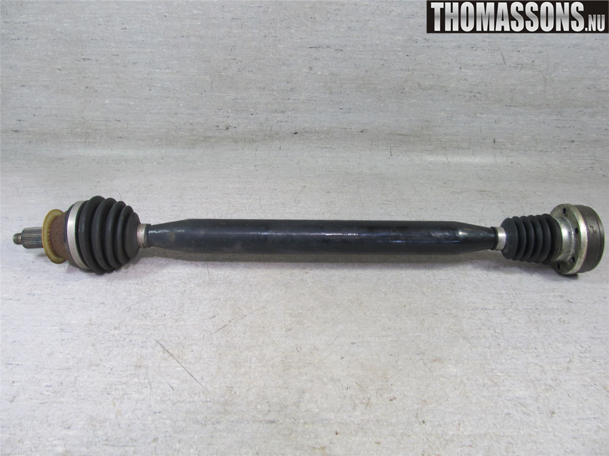Volkswagen VW POLO 10-17 Drivaxel Fram Höger