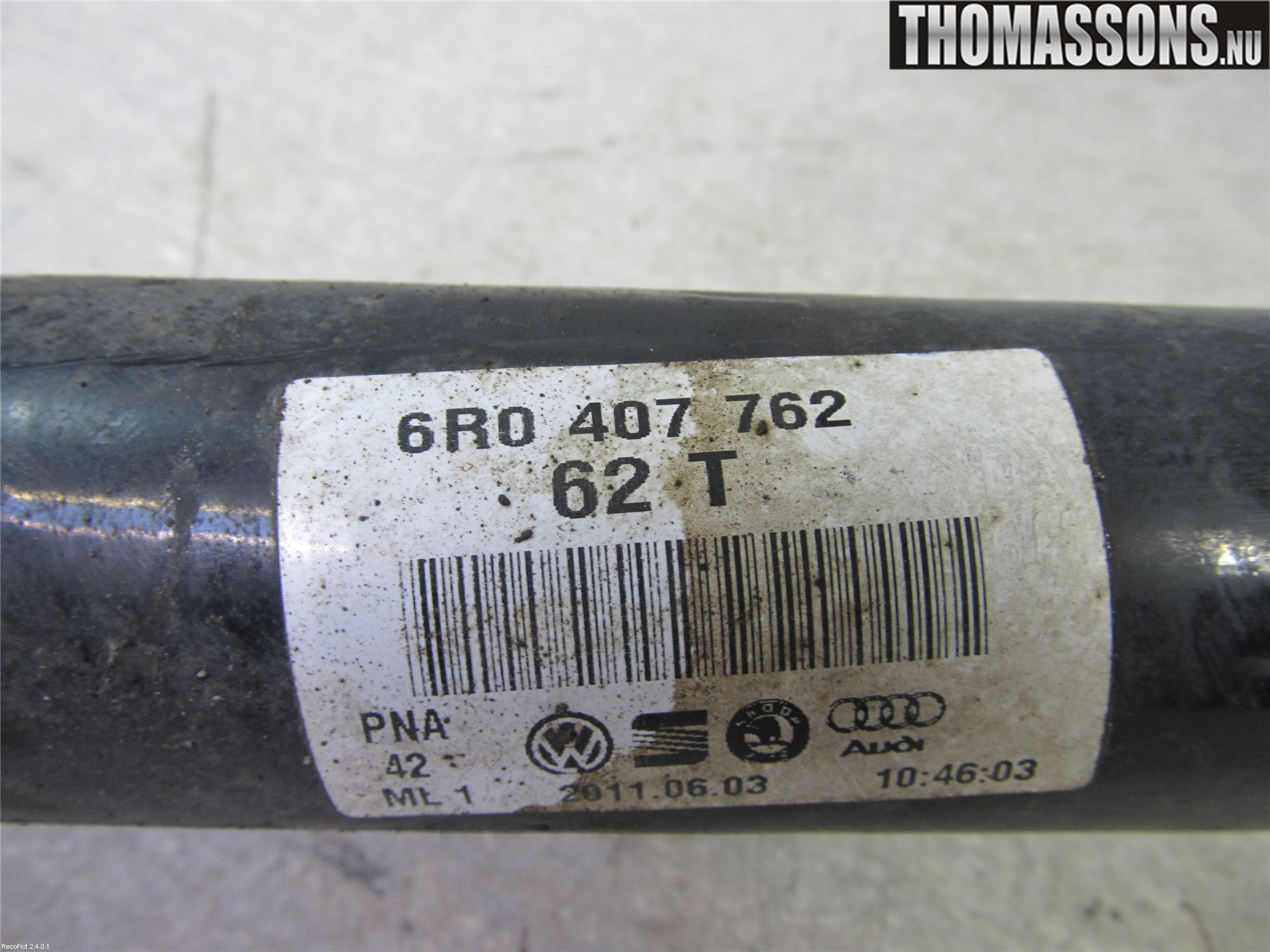 Volkswagen VW POLO 10-17 Drivaxel Fram Höger