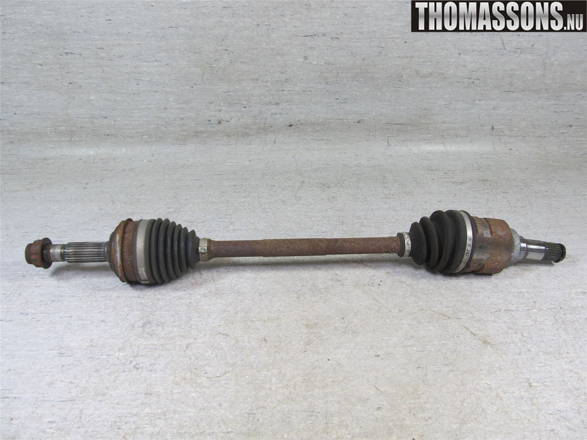 Toyota iQ Drivaxel Fram Vänster