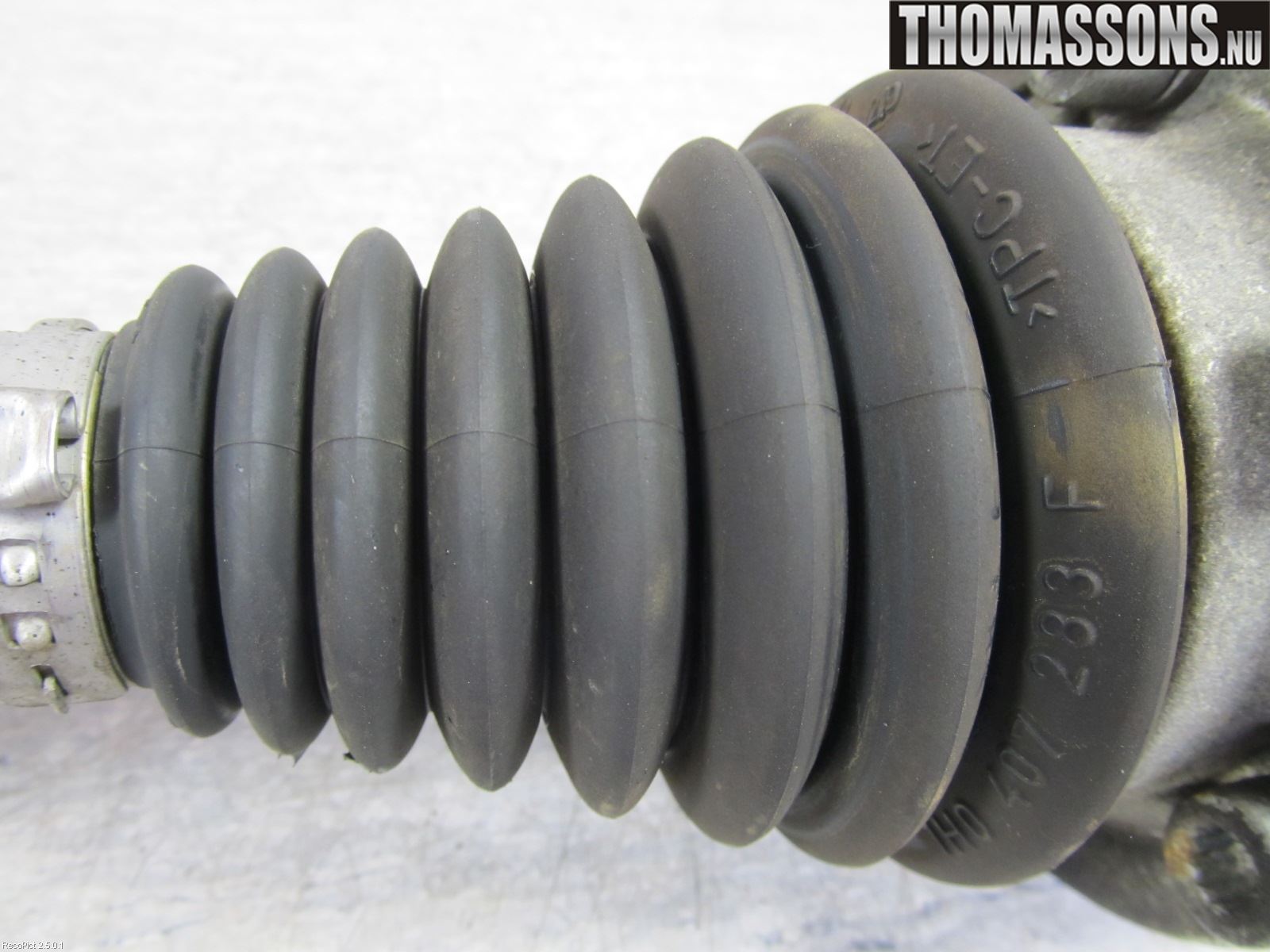 Volkswagen VW PASSAT 05-11 Drivaxel Fram Vänster