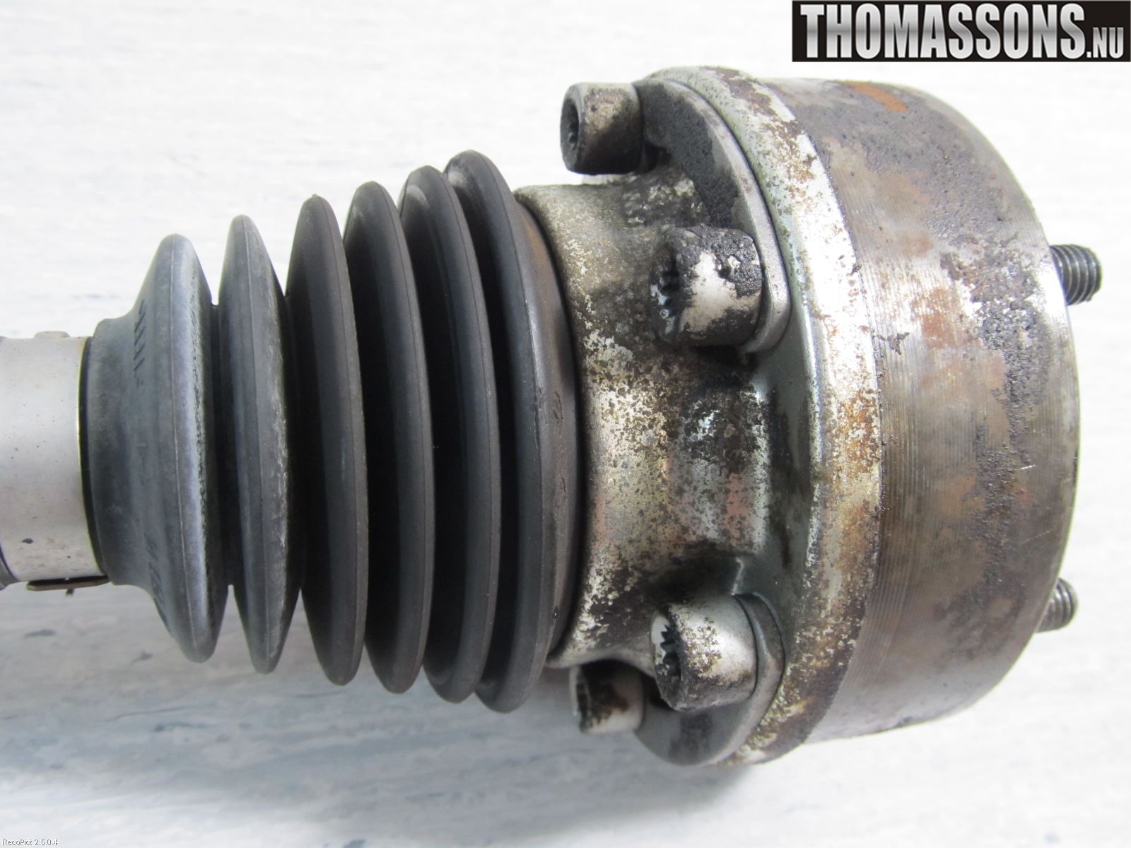 Skoda ROOMSTER Drivaxel Fram Vänster