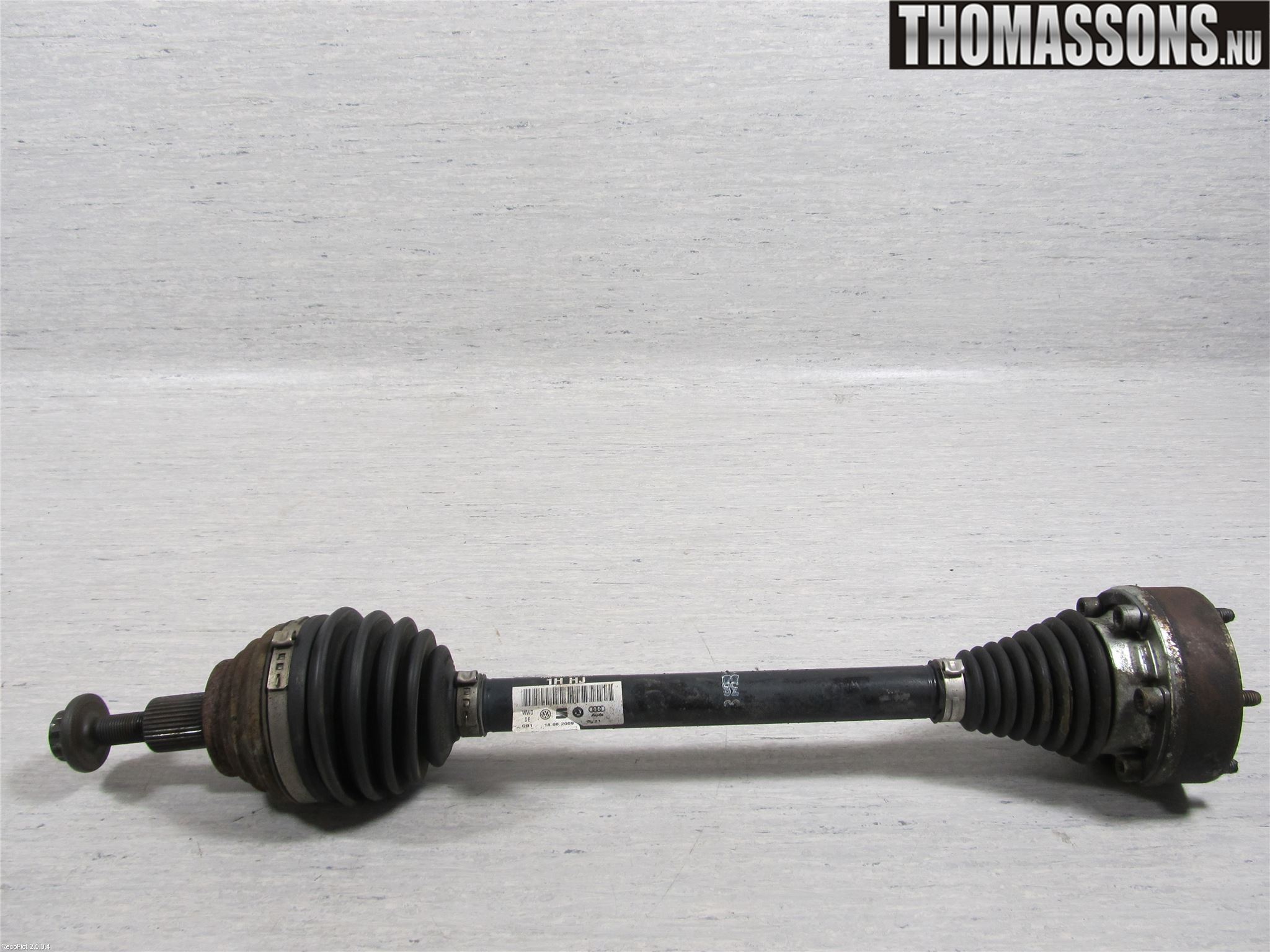 Volkswagen VW PASSAT 05-11 Drivaxel Fram Vänster
