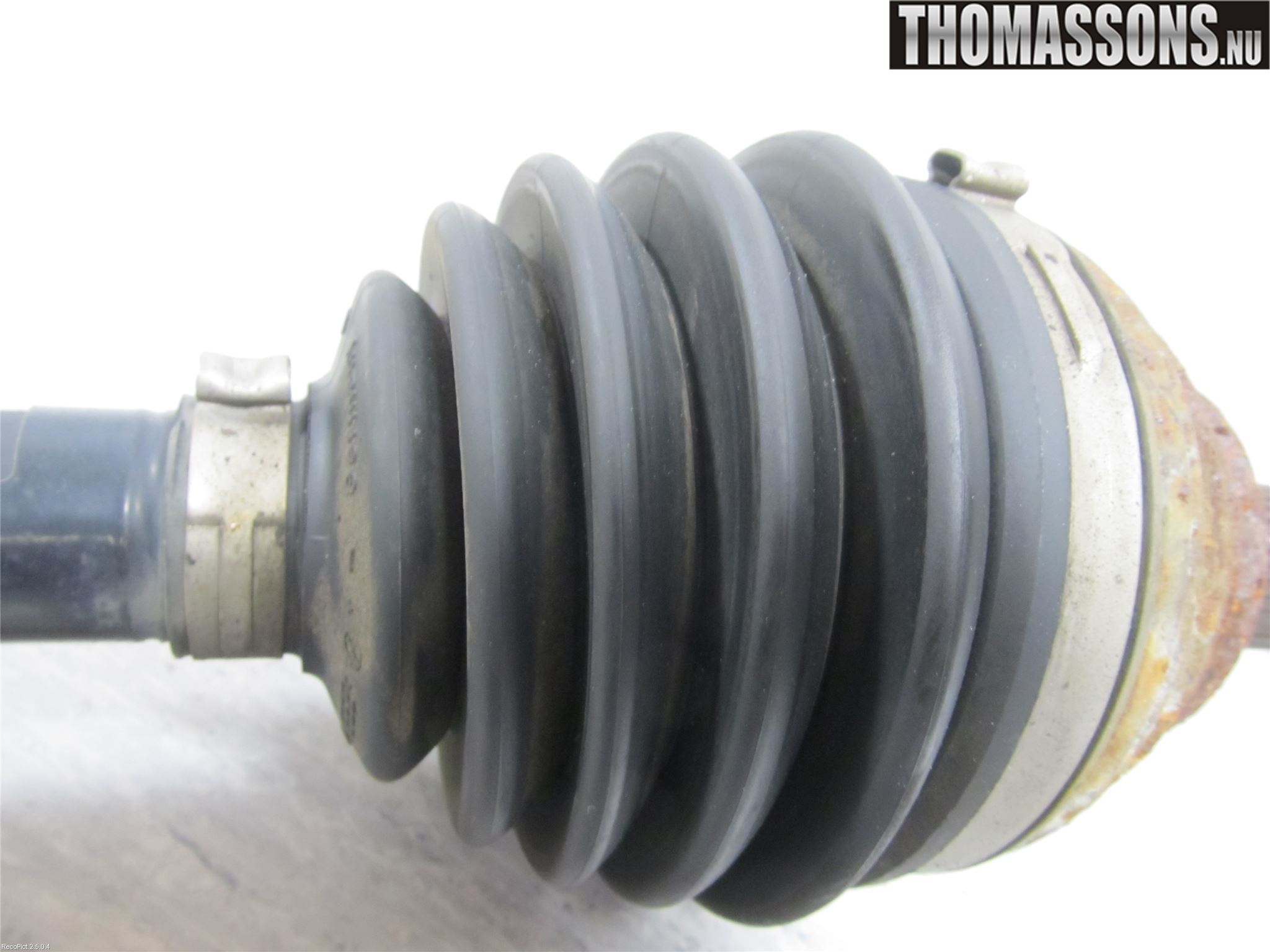 Volkswagen VW PASSAT 05-11 Drivaxel Fram Vänster