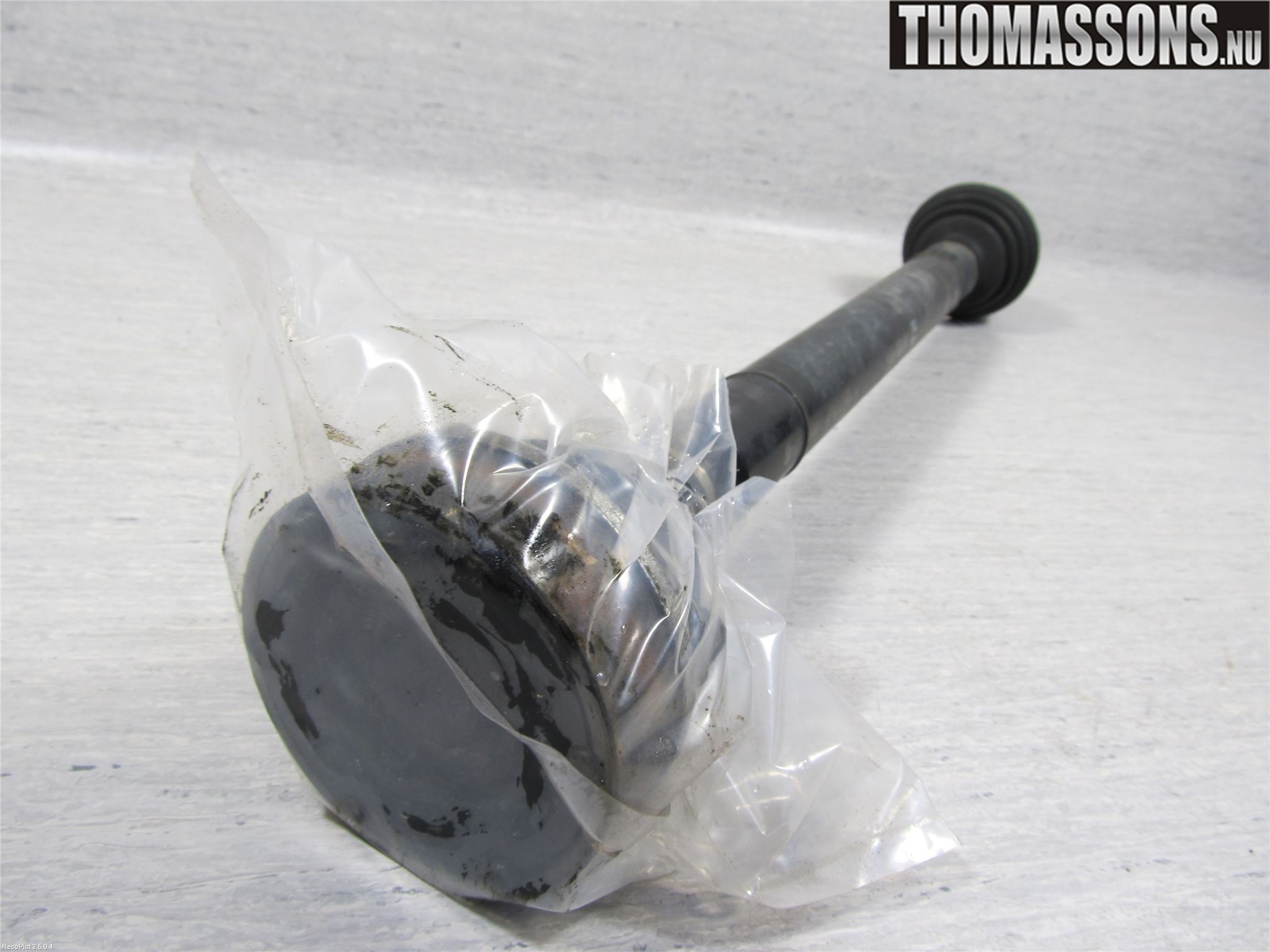 Volkswagen VW PASSAT 05-11 Drivaxel Fram Höger