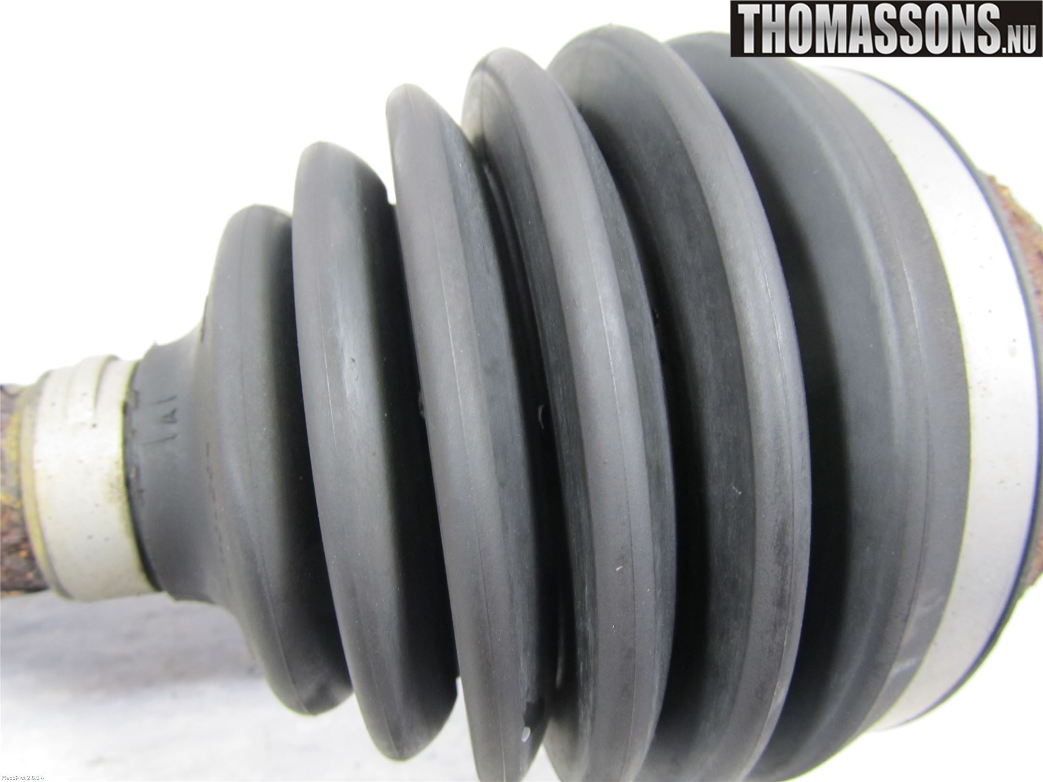 Volkswagen VW PASSAT 05-11 Drivaxel Fram Höger